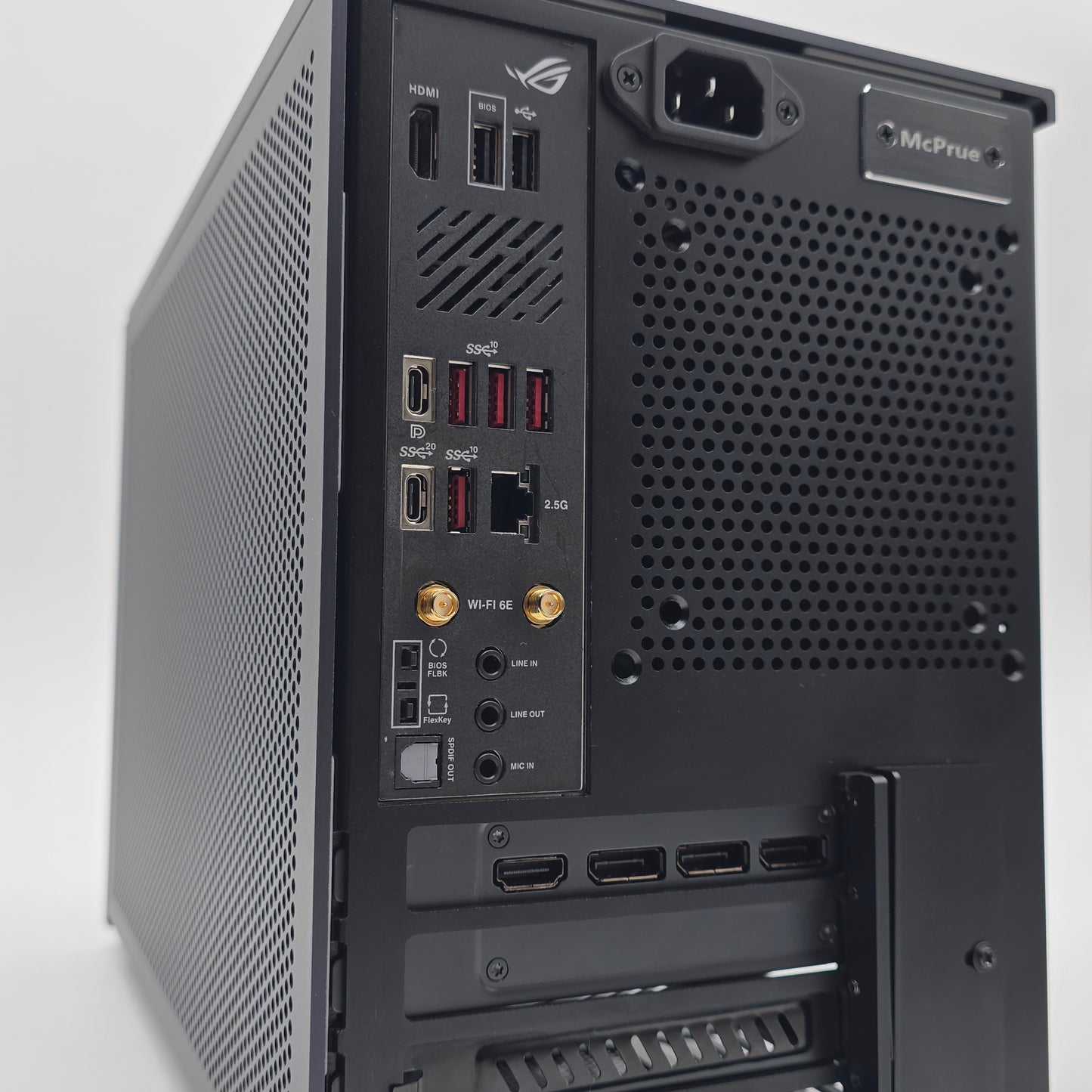 RTX 5090, Ryzen 7 9800X3D, 4TB NVMe, 32GB DDR5, Custom Mini-ITX McPrue Apollo Gaming PC