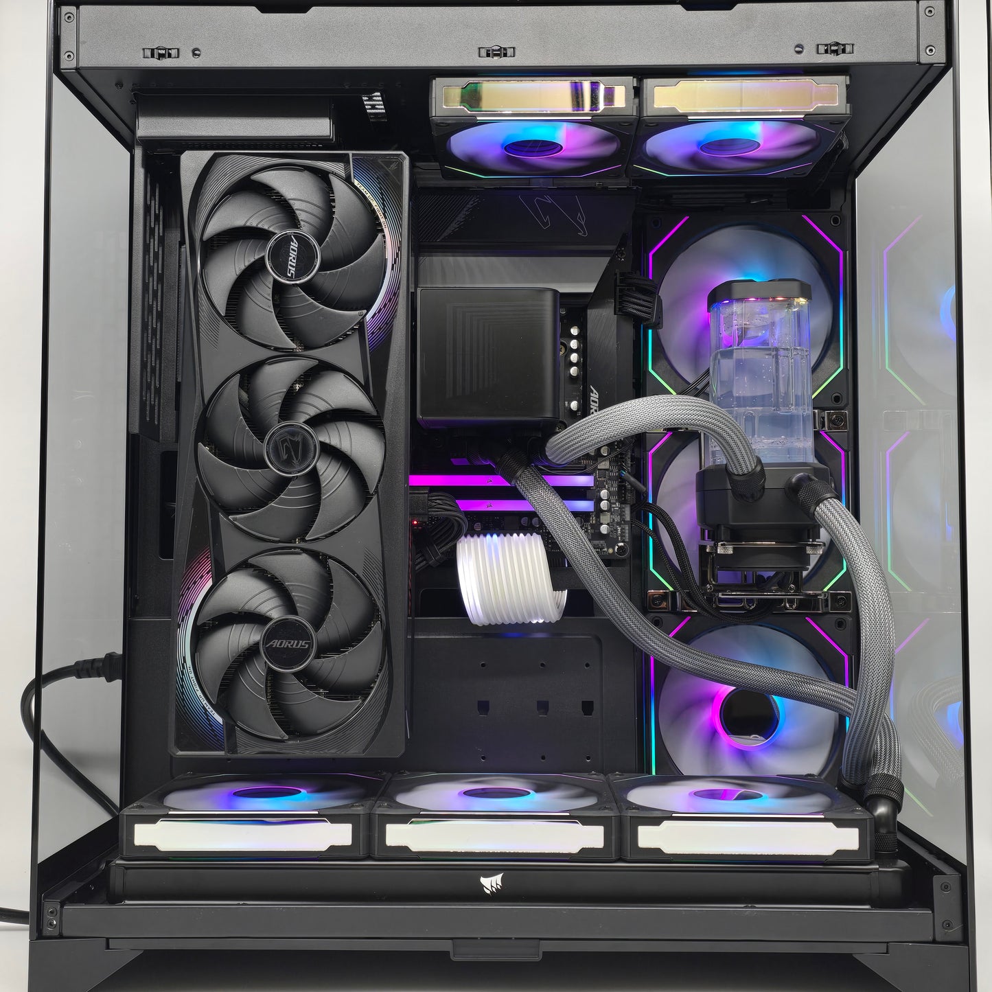NVIDIA RTX 5090, Ryzen 7 9800X3D, 48GB 7200MHz DDR5, Custom Liquid Cooled Gaming PC