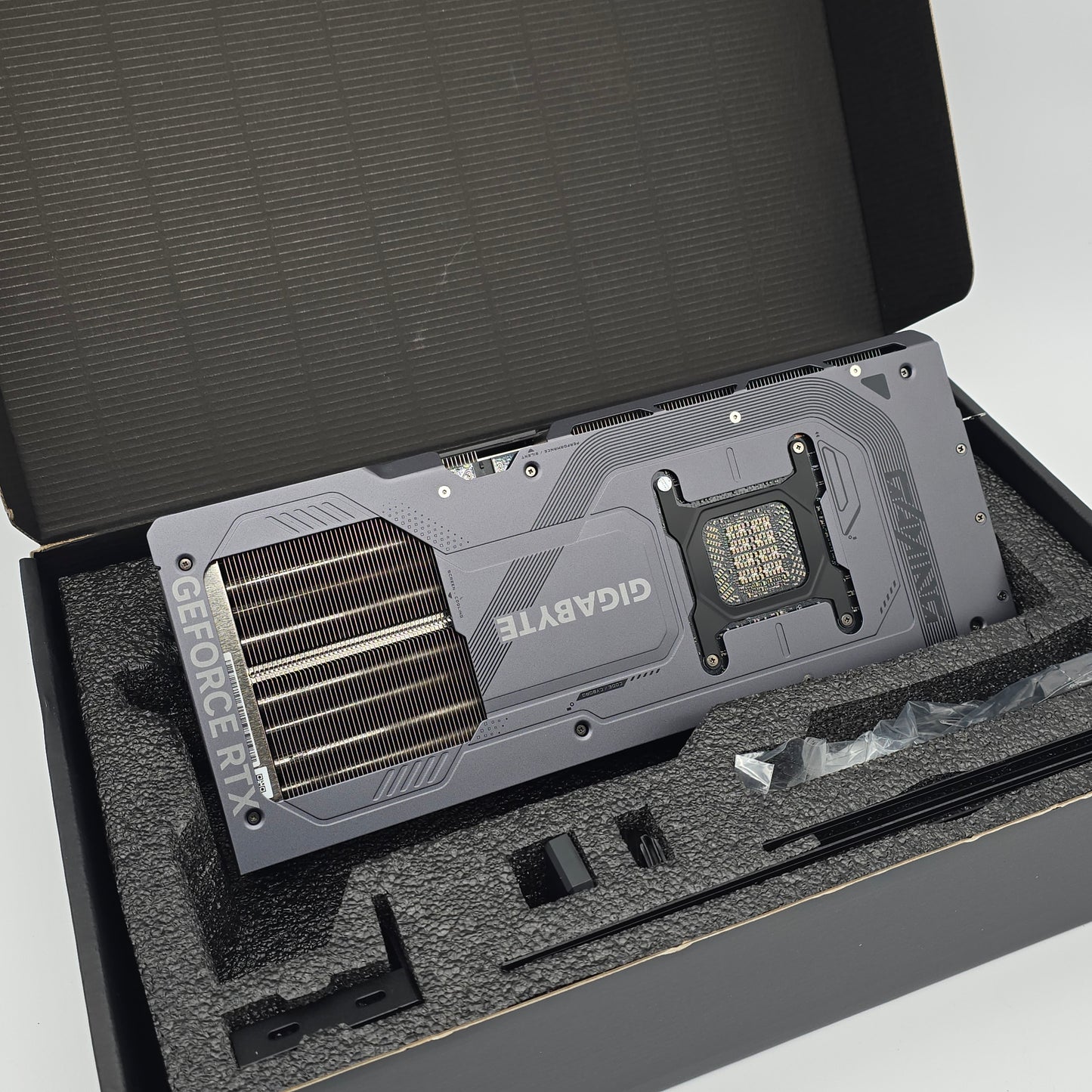RTX 5090 Gigabyte Gaming OC 32GB, NVIDIA Gaming Graphics Card GPU