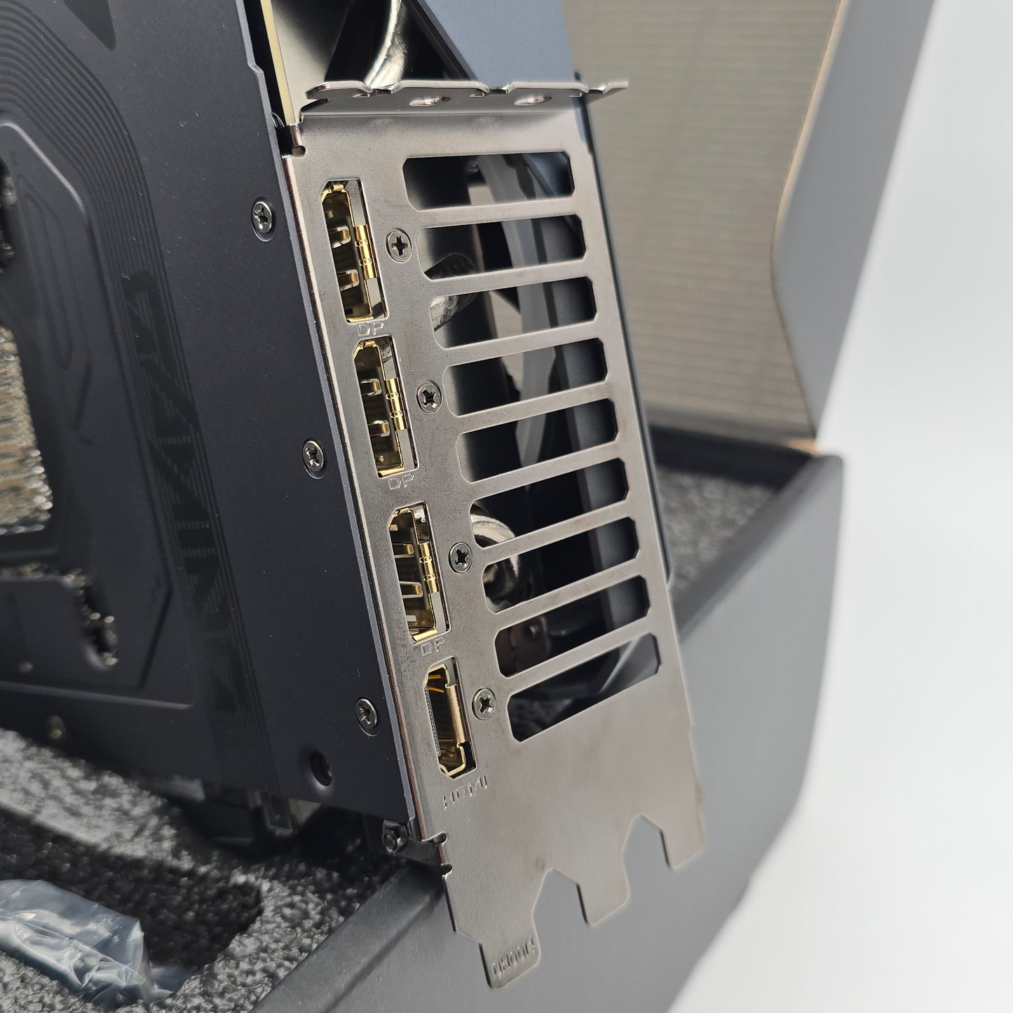 RTX 5090 Gigabyte Gaming OC 32GB, NVIDIA Gaming Graphics Card GPU