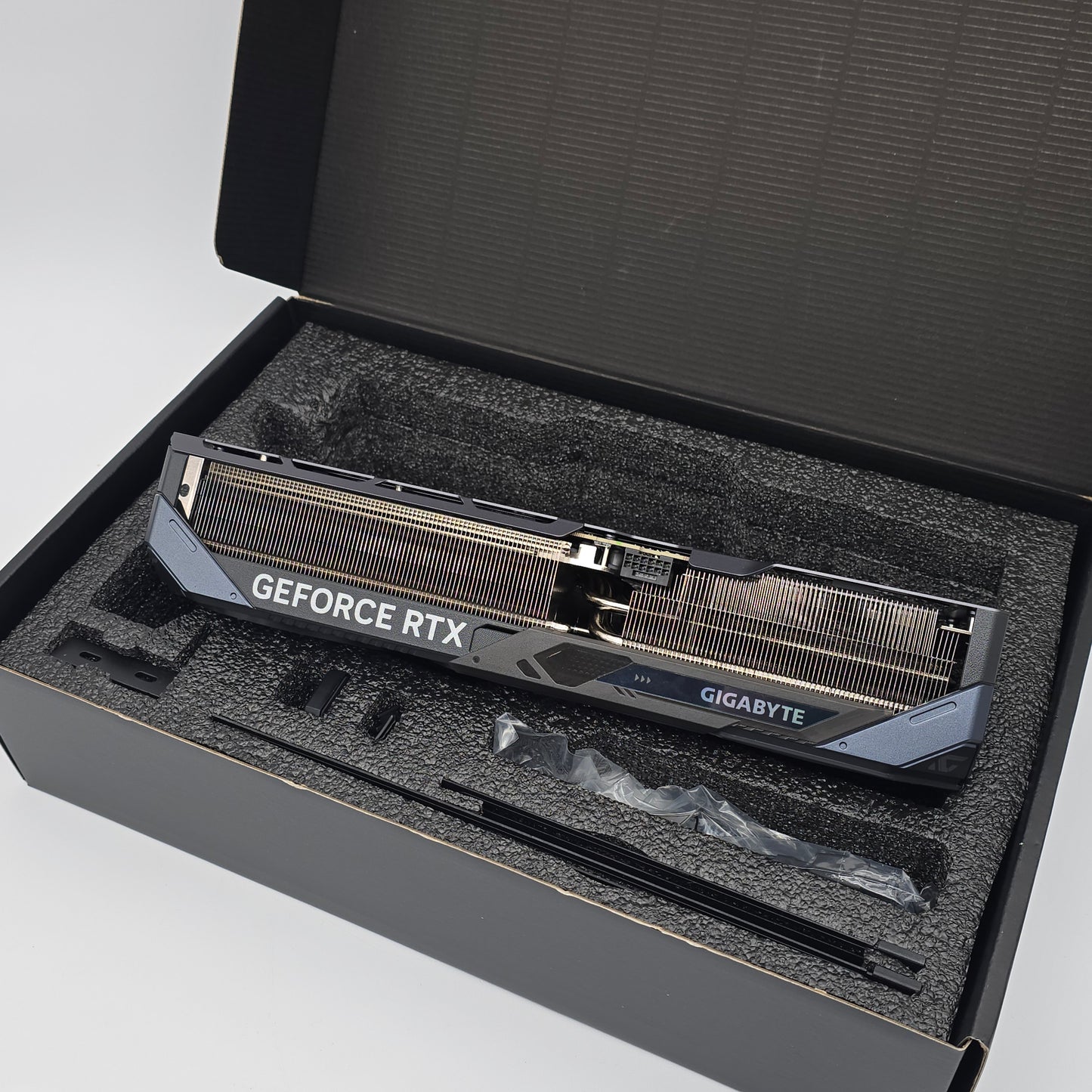 RTX 5090 Gigabyte Gaming OC 32GB, NVIDIA Gaming Graphics Card GPU