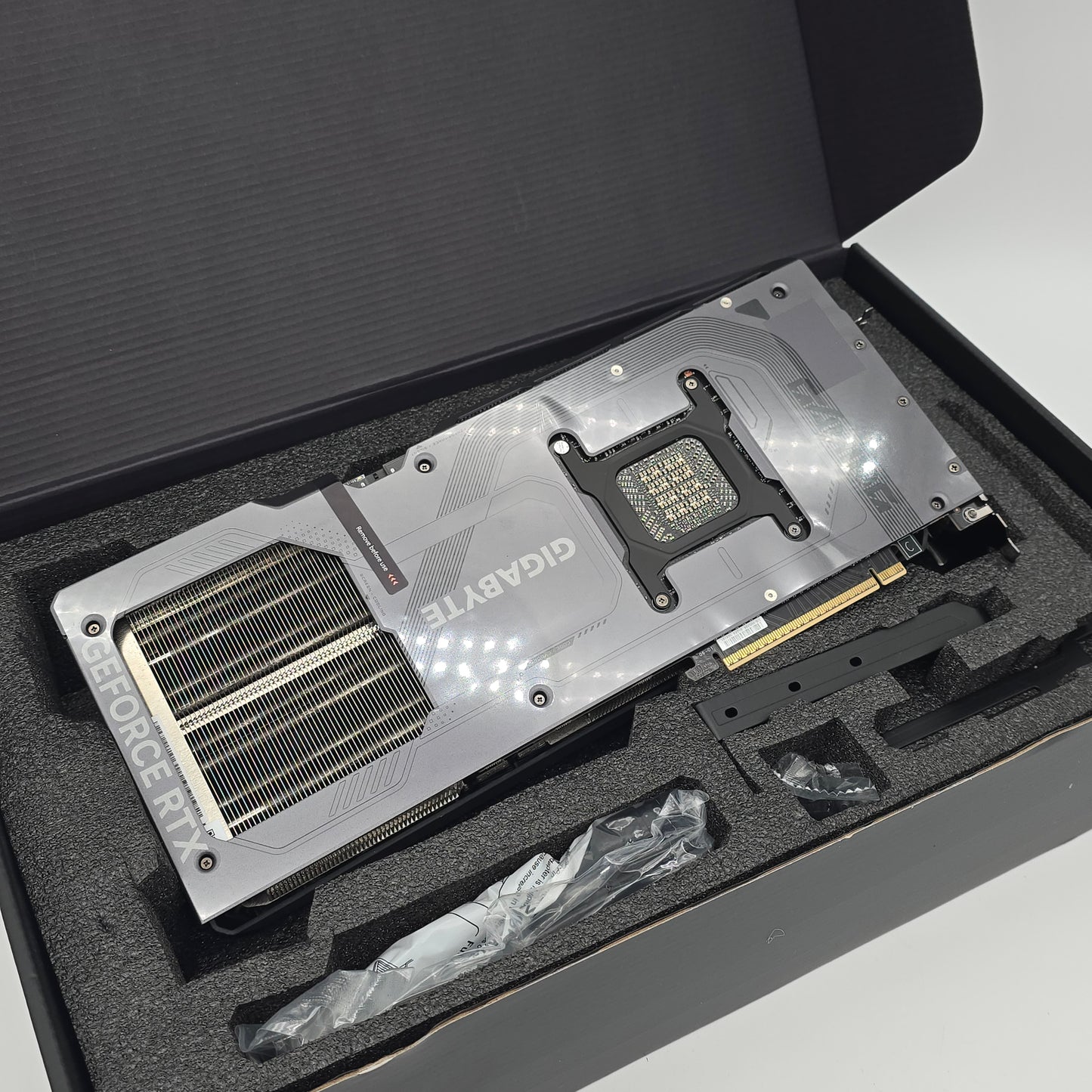 RTX 5090 Gigabyte Gaming OC 32GB, NVIDIA Gaming Graphics Card GPU