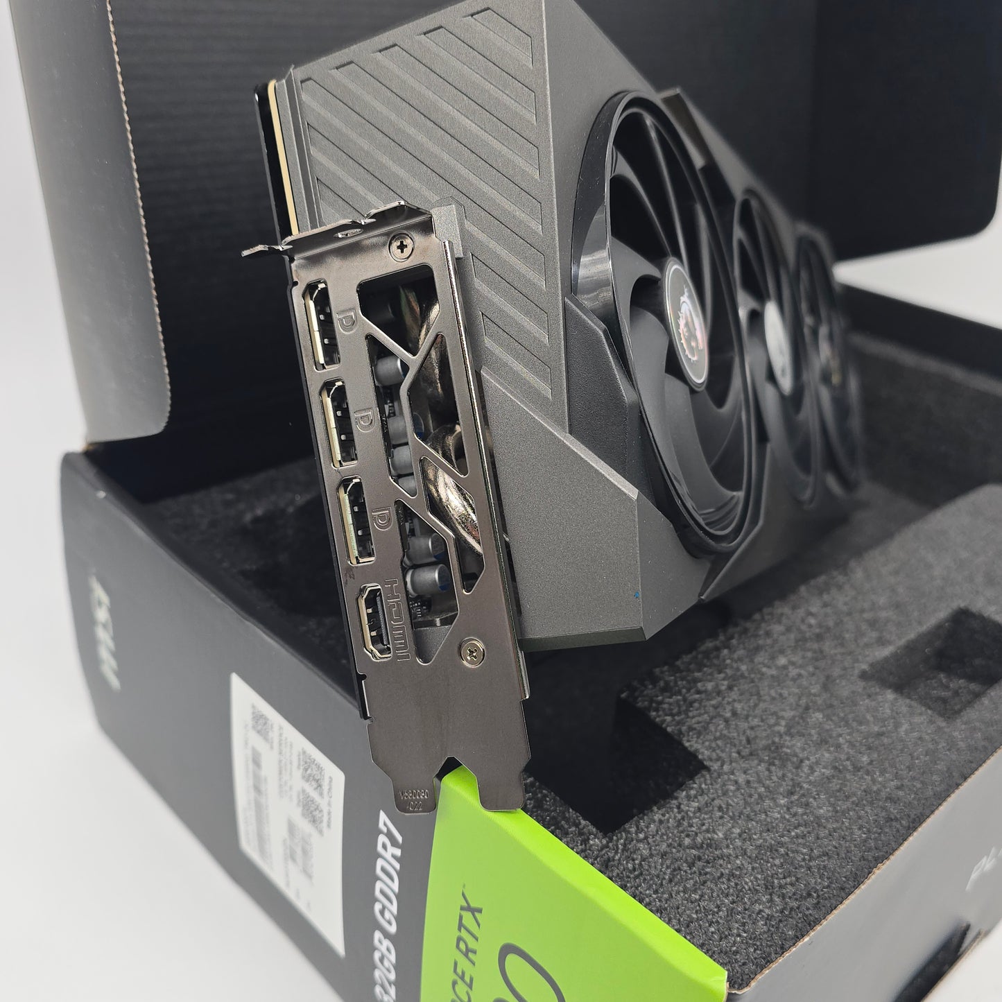 RTX 5090 MSI Gaming Trio OC 32GB, NVIDIA Gaming Graphics Card GPU