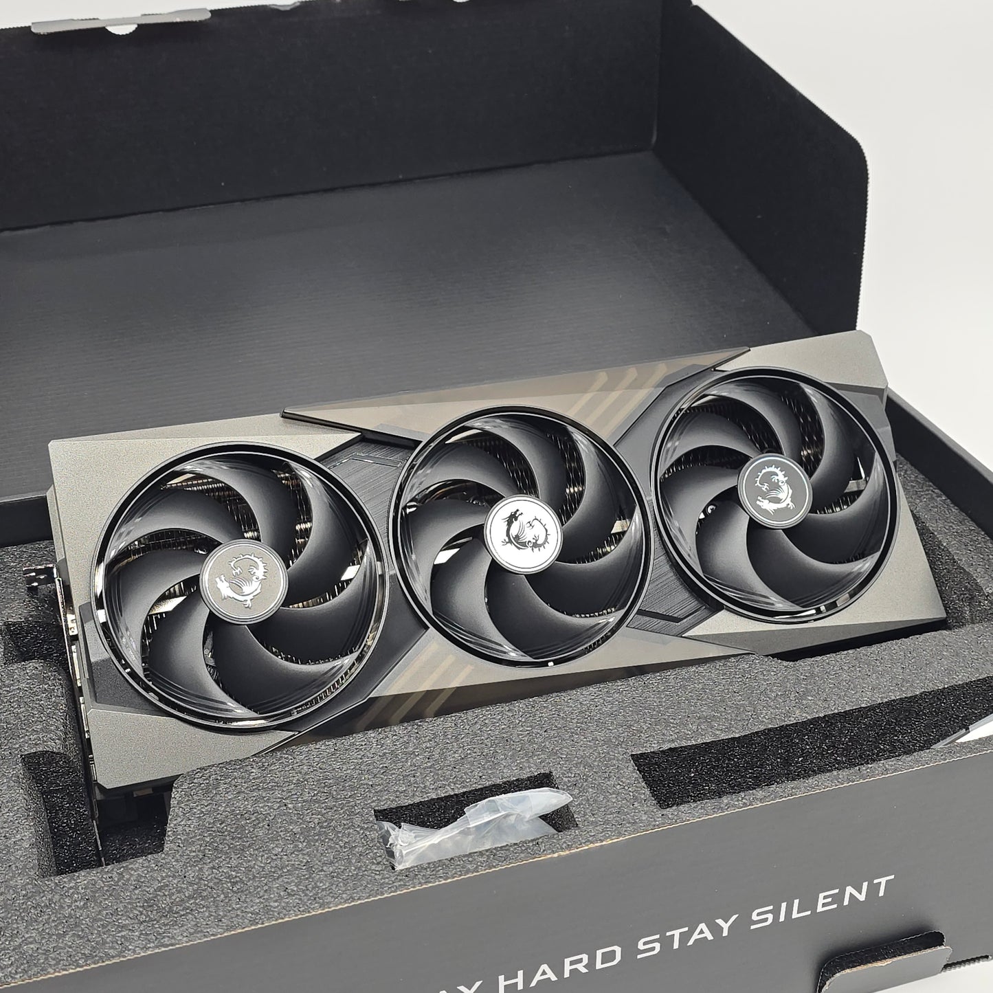 RTX 5090 MSI Gaming Trio OC 32GB, NVIDIA Gaming Graphics Card GPU