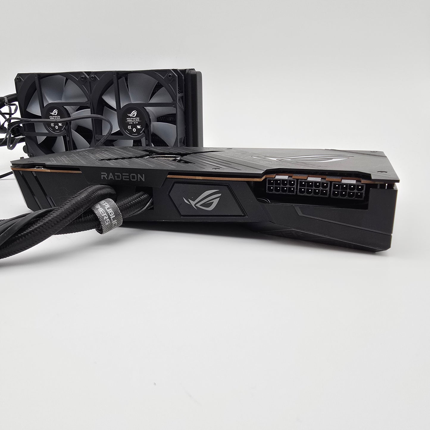 RX 6900 XT ASUS ROG STRIX LC 16GB Watercooled, AMD Radeon Gaming Graphics Card GPU