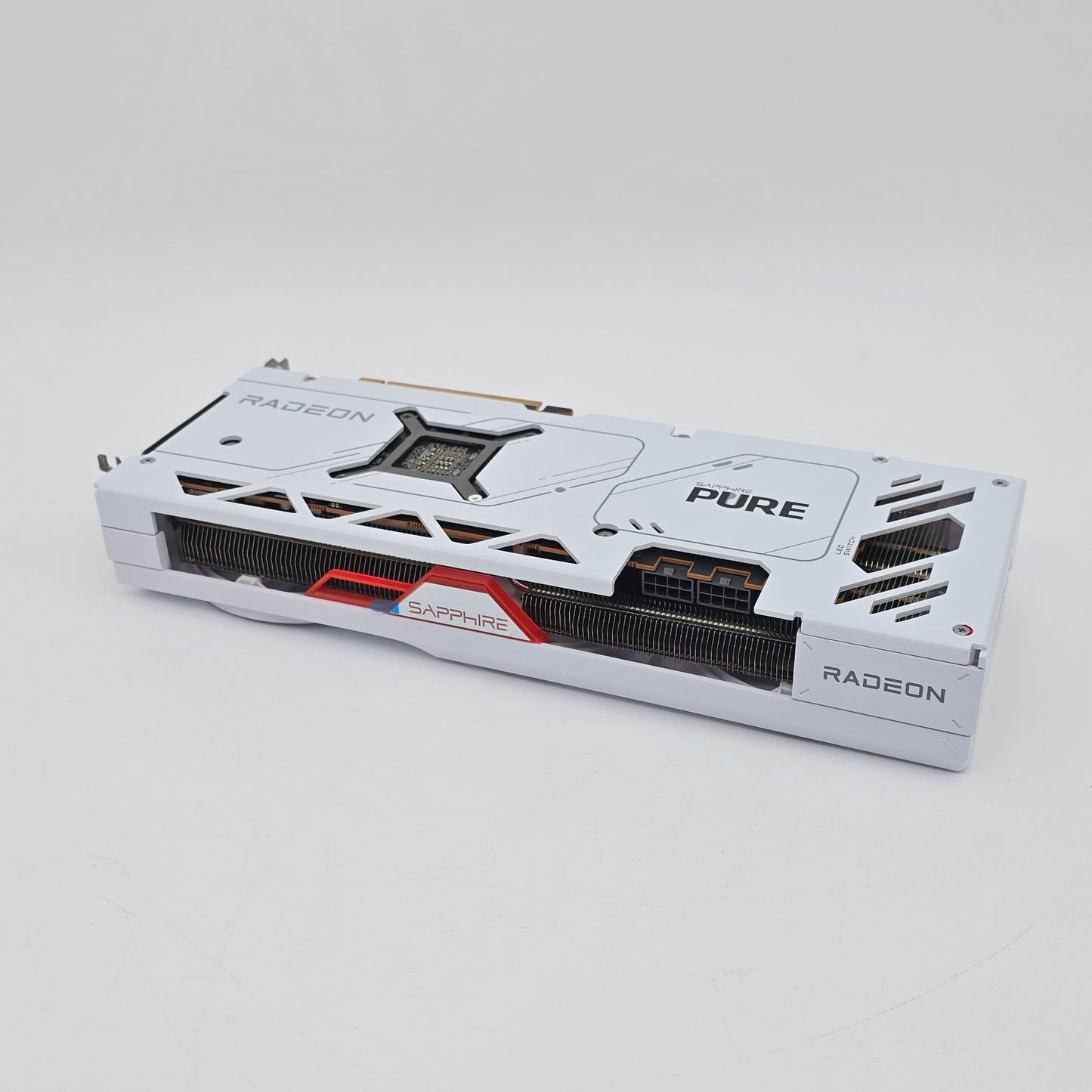 RX 7800 XT Sapphire Pure White 16GB, AMD Radeon Gaming Graphics Card GPU, 7800XT