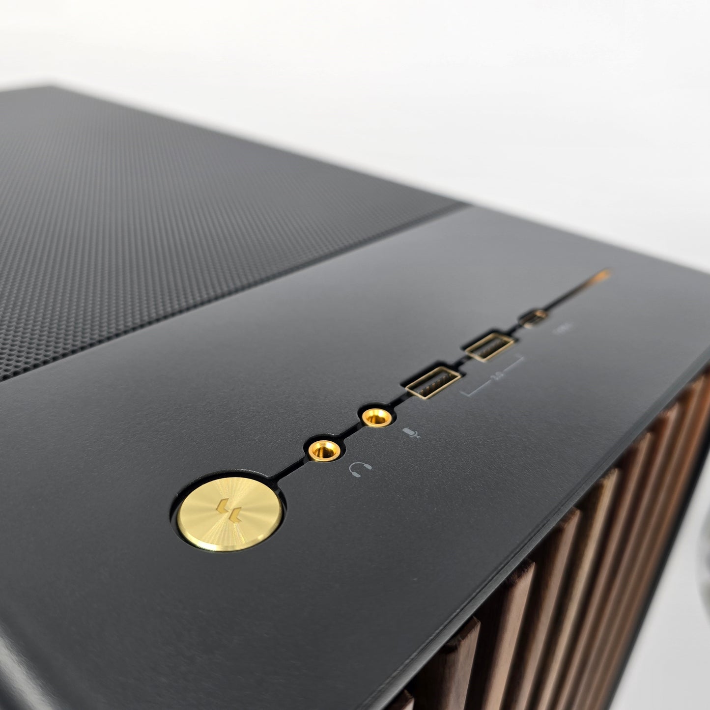 RX 7900XTX, Ryzen 7800X3D, 64GB DDR5, 2TB NVMe, Custom Liquid Cooled Gaming PC