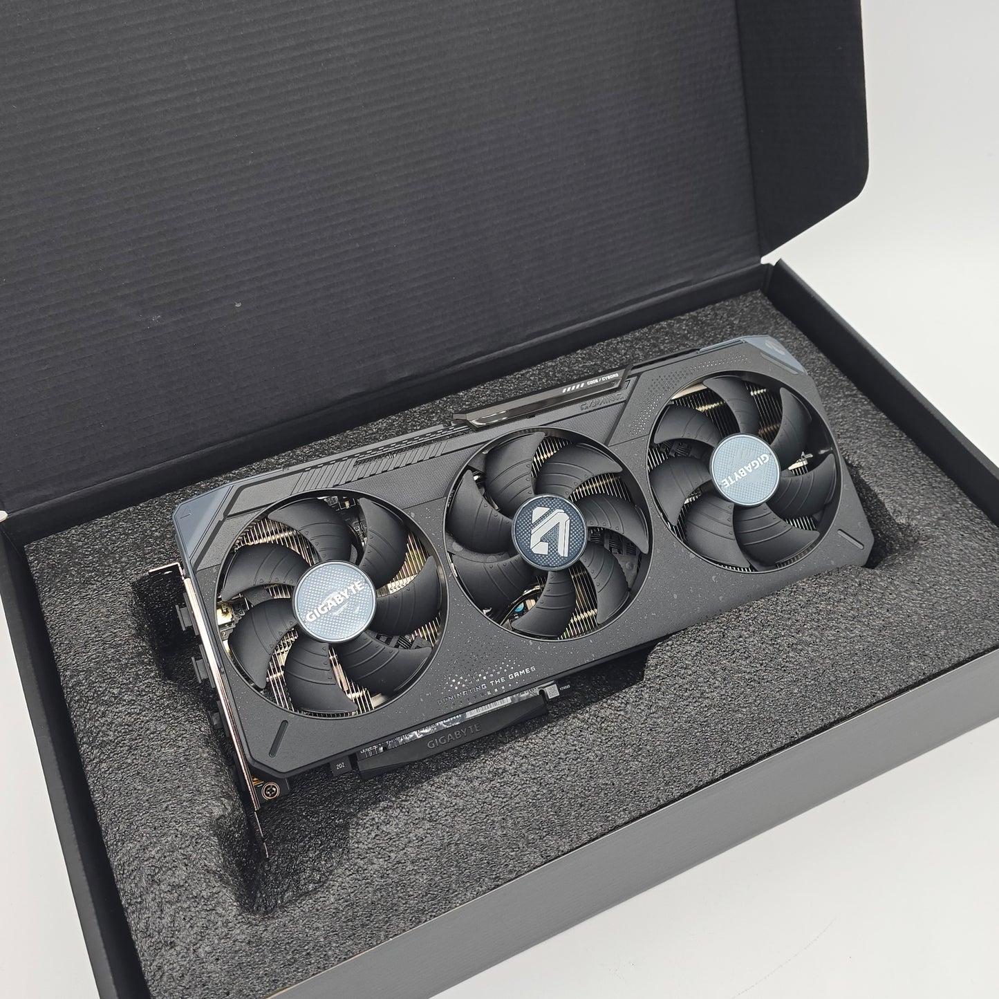 RX 9070 Gigabyte Gaming OC 16GB, AMD Radeon Gaming Graphics Card GPU