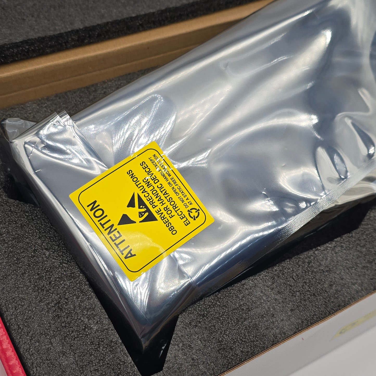 RX 9070 XT ASRock Steel Legend OC 16GB White, AMD Radeon Gaming Graphics Card GPU, 9070XT