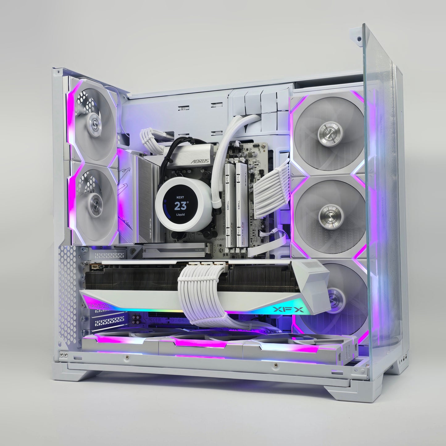 RX 9070 XT, Ryzen 7 7800X3D, 64GB DDR5, Custom Liquid Cooled White Gaming PC