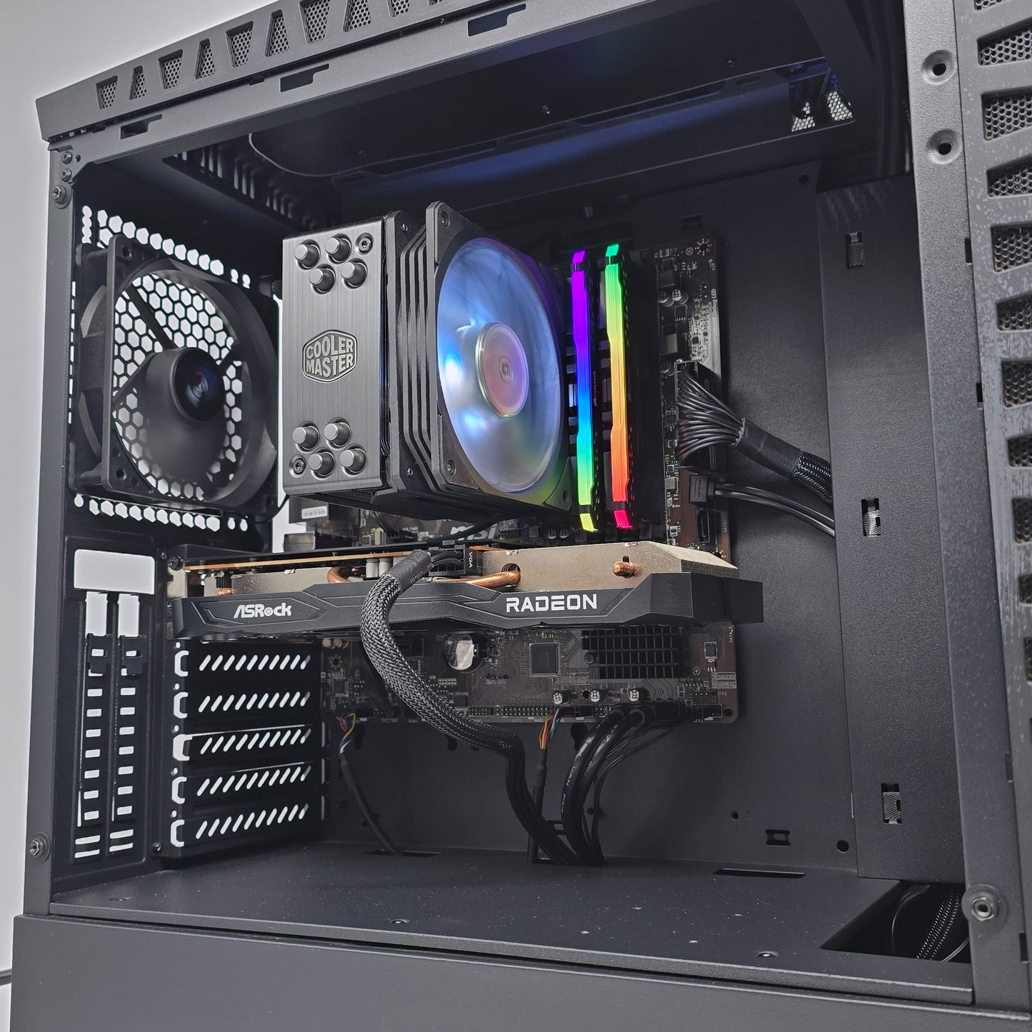 Ryzen 7 2700X, RX 6600, 1TB NVMe, 32GB DDR4, Custom Pre-Owned Gaming PC
