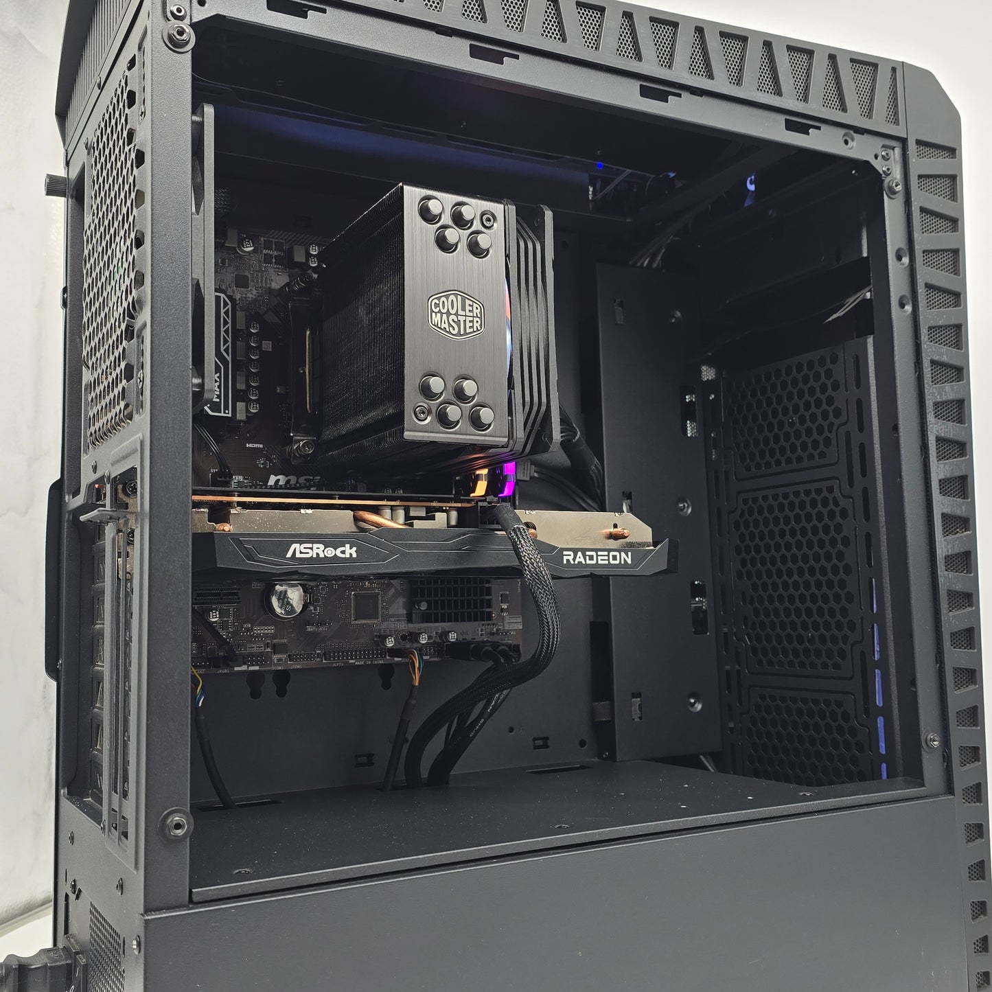 Ryzen 7 2700X, RX 6600, 1TB NVMe, 32GB DDR4, Custom Pre-Owned Gaming PC
