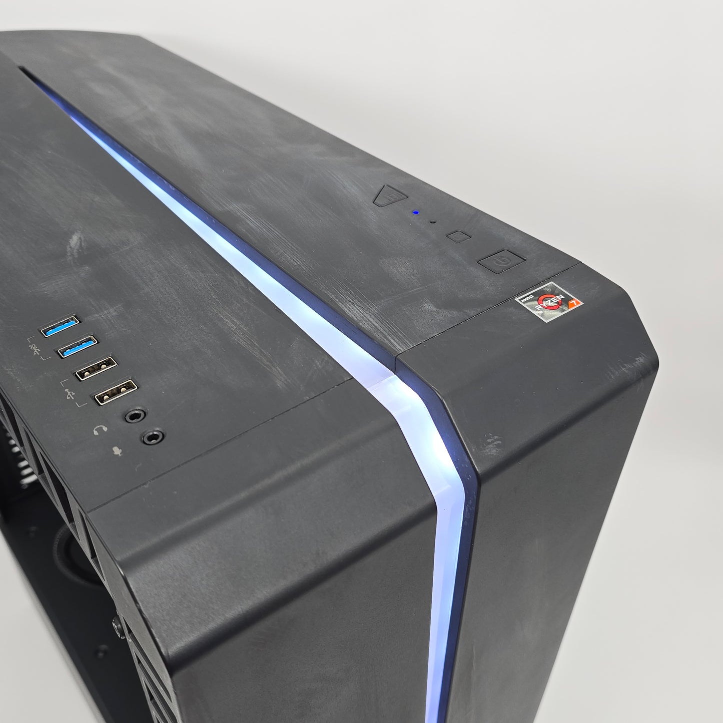 Ryzen 7 2700X, RX 6600, 1TB NVMe, 32GB DDR4, Custom Pre-Owned Gaming PC