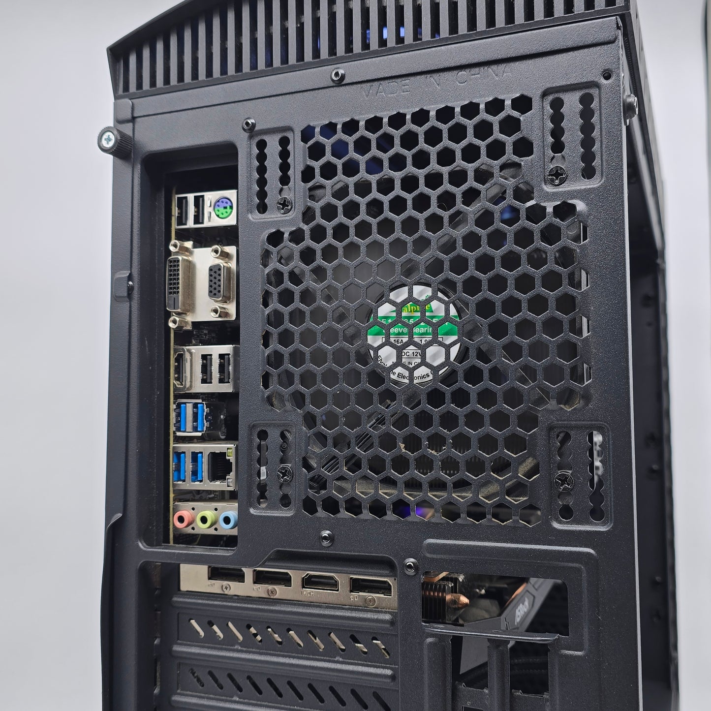 Ryzen 7 2700X, RX 6600, 1TB NVMe, 32GB DDR4, Custom Pre-Owned Gaming PC