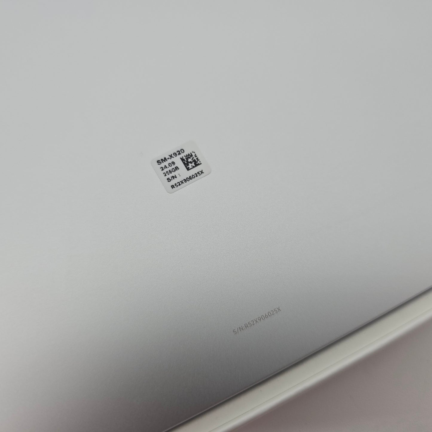 Samsung Galaxy S10 Ultra, 256GB, 14.6", Platinum Silver, Brand New