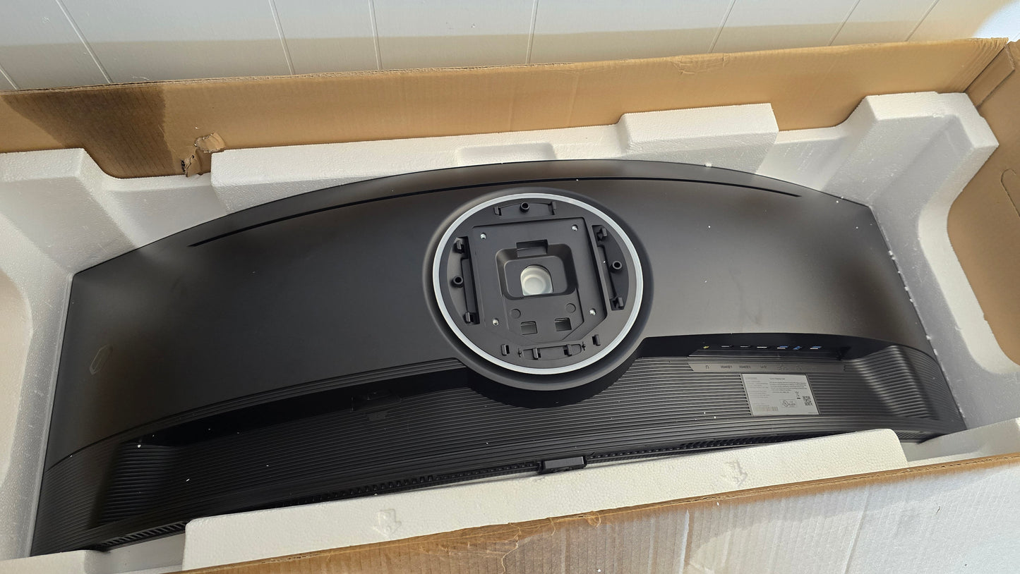 Samsung Odyssey G9 49" G95C DQHD 240Hz, 1ms, Super Ultrawide Curved Gaming Monitor