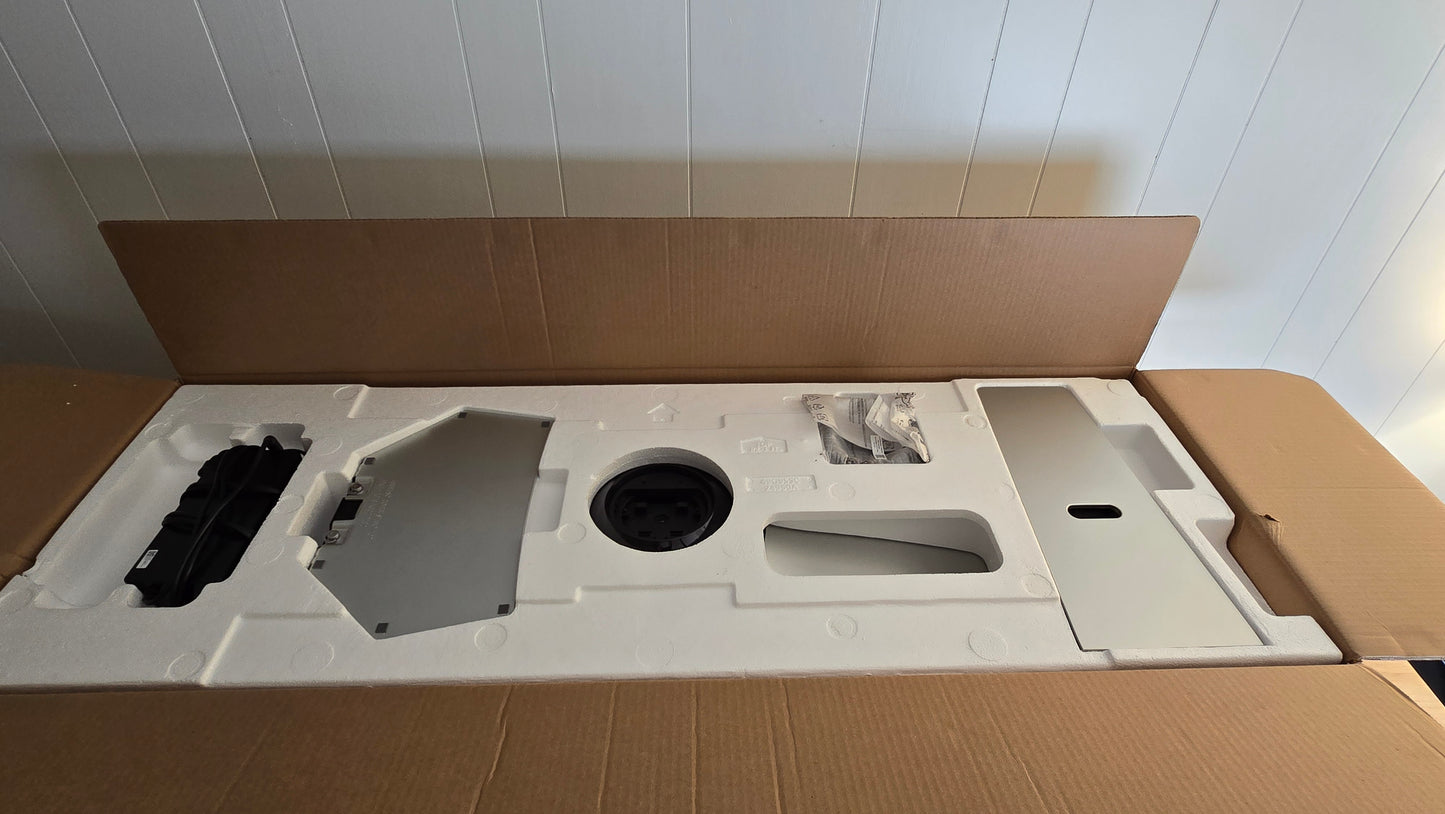 Samsung Odyssey G9 OLED Curved Monitor, 49" 240Hz, 0.03ms, G-Sync, DQHD 5120x1440p