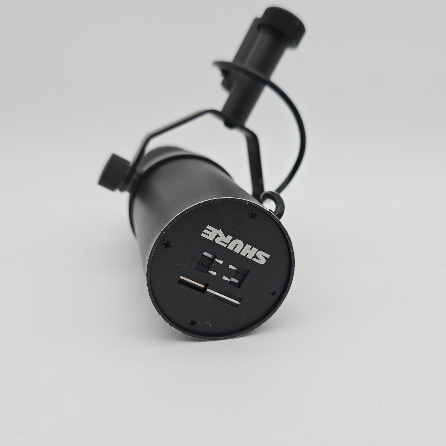 Shure SM7B Dynamic Vocal Microphone for Podcasting, Streaming, Broadcasting