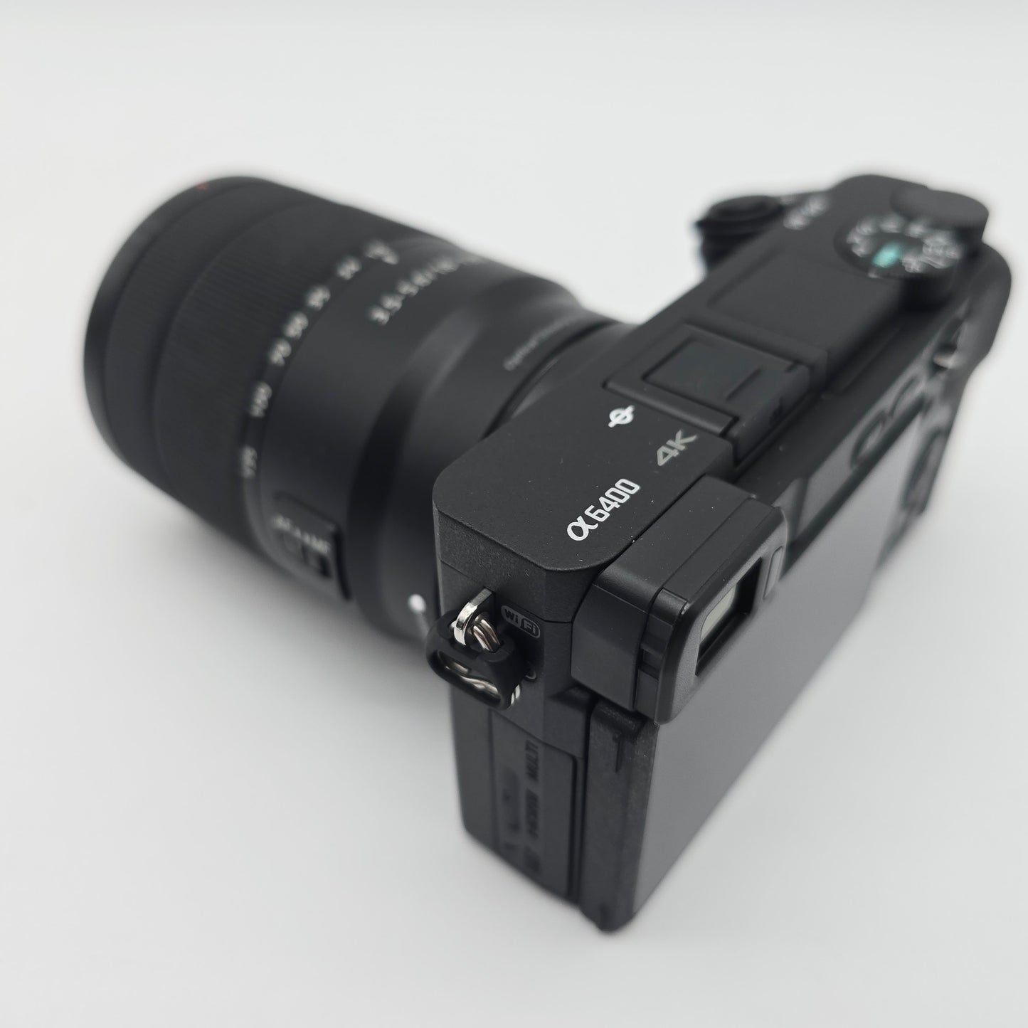 Sony Alpha a6400 Mirrorless Camera, Auto-Focus, 4k Video, Flip Screen, w/18-135mm Lens