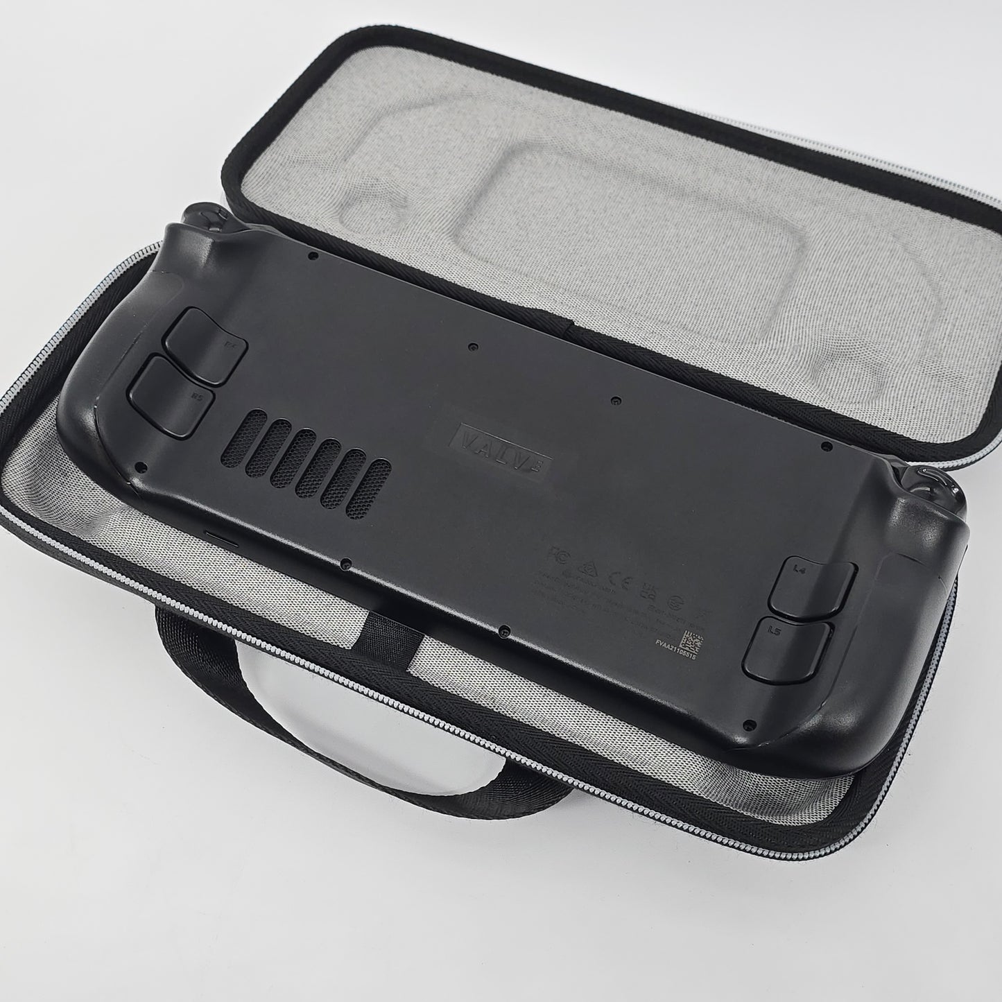 Valve Steam Deck LCD 512GB w/ dBrand Skin