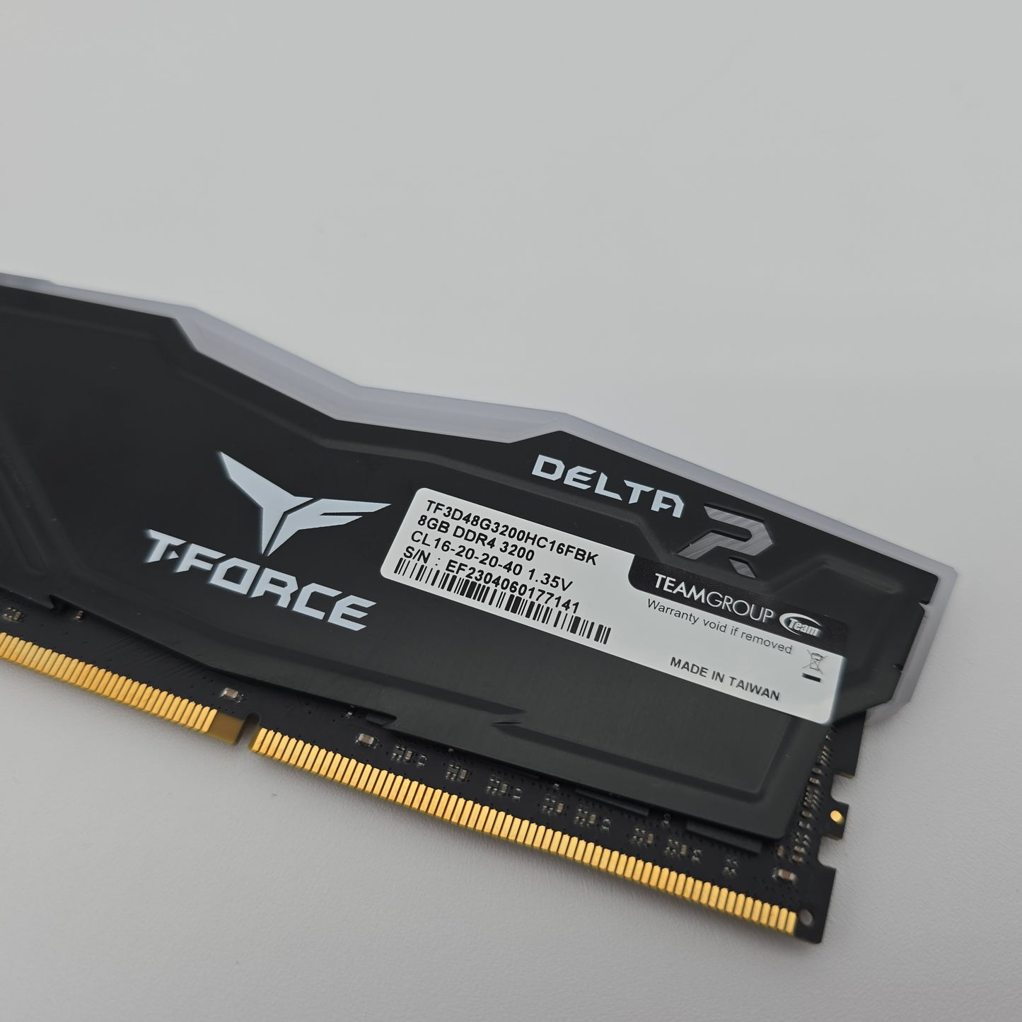 8GB RAM TForce DDR4 3200MHz, CL16-20-20-40, Like New Single RAM Stick