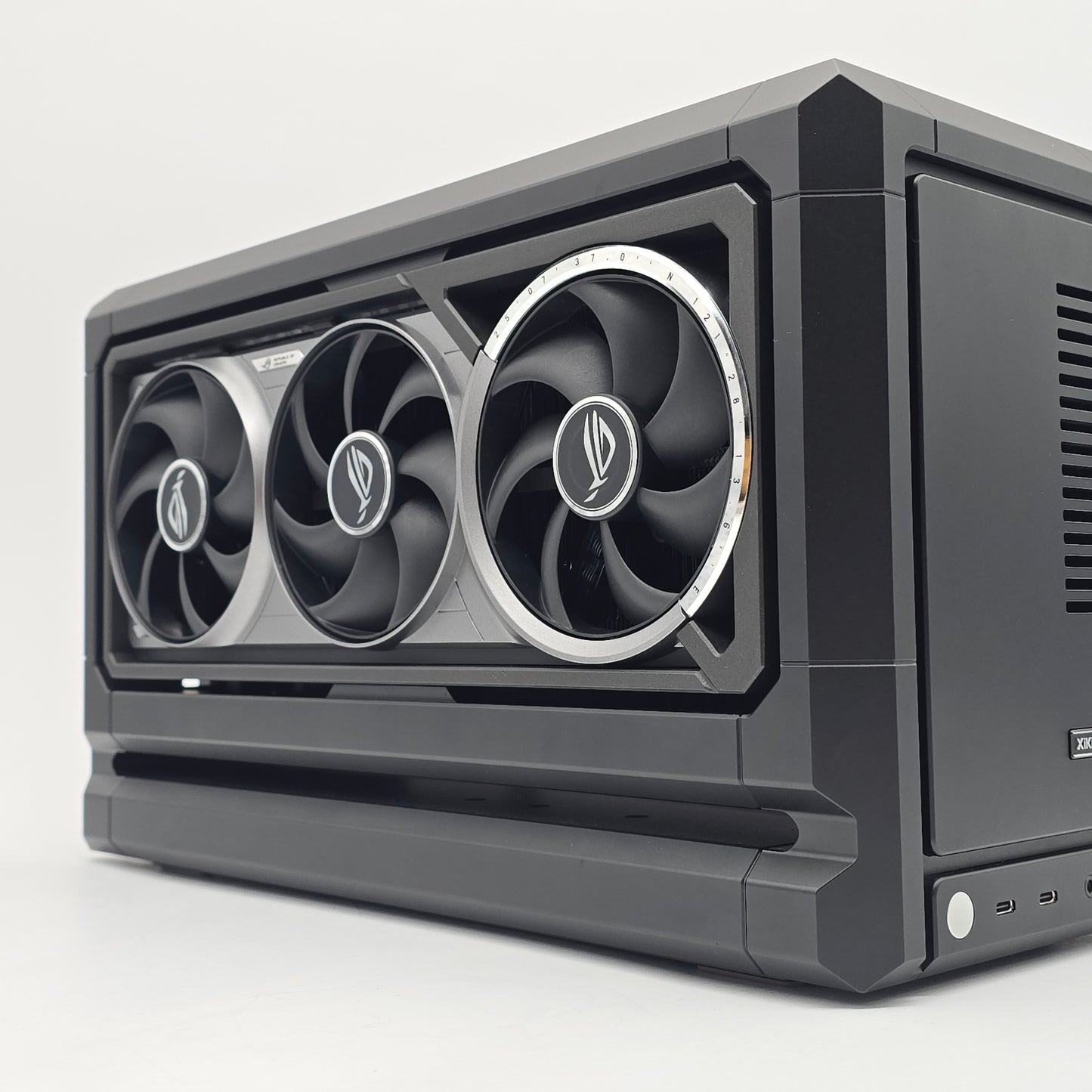 Xikii FF07 Gaming PC, RTX 5080 Astral, Ryzen 9800X3D, 64GB DDR5, 2TB NVMe