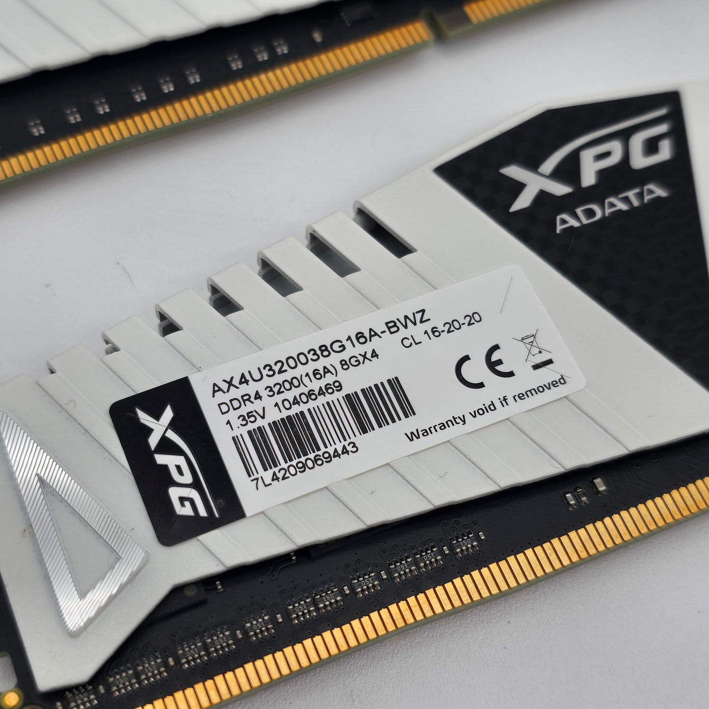 16GB DDR4 RAM XPG ADATA White 3200MHz, CL16-20-20, 2x8GB Sticks