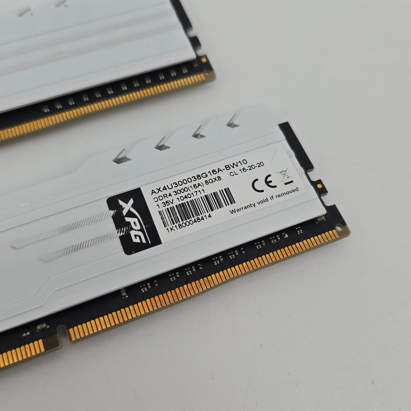 XPG Gammix D10 White DDR4 RAM 16GB, 2x8GB, CL16-20-20 Memory