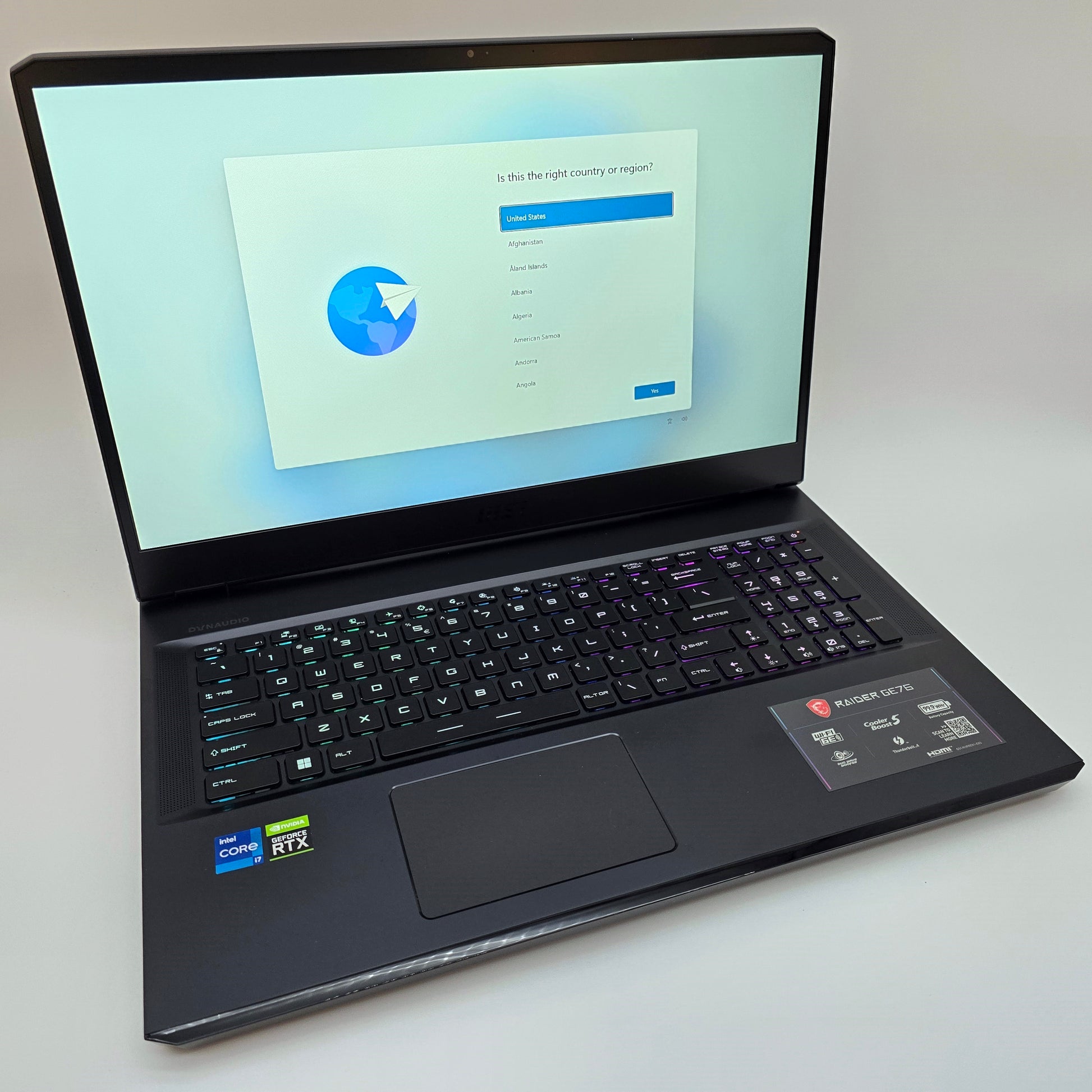 MSI Raider GE76, RTX 3080, Intel i7-12700H, 32GB RAM, NVMe