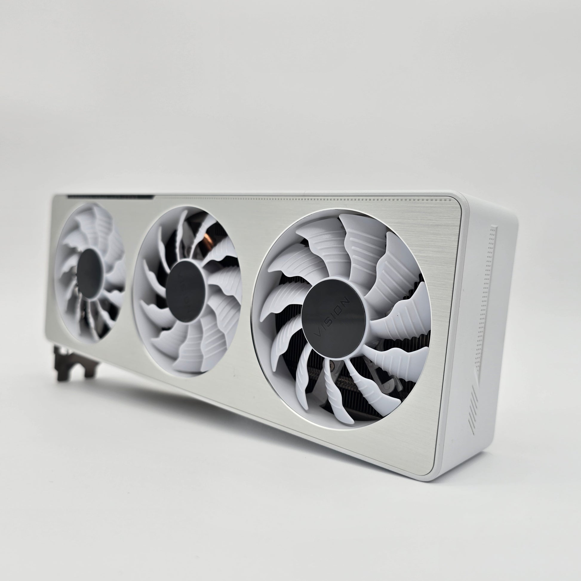 RTX 3070 Gigabyte Aero OC 8GB White, NVIDIA Gaming Graphics Card