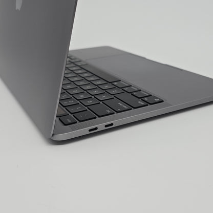 Macbook Pro M1 13" w/ TouchID, 256GB SSD, 8GB RAM