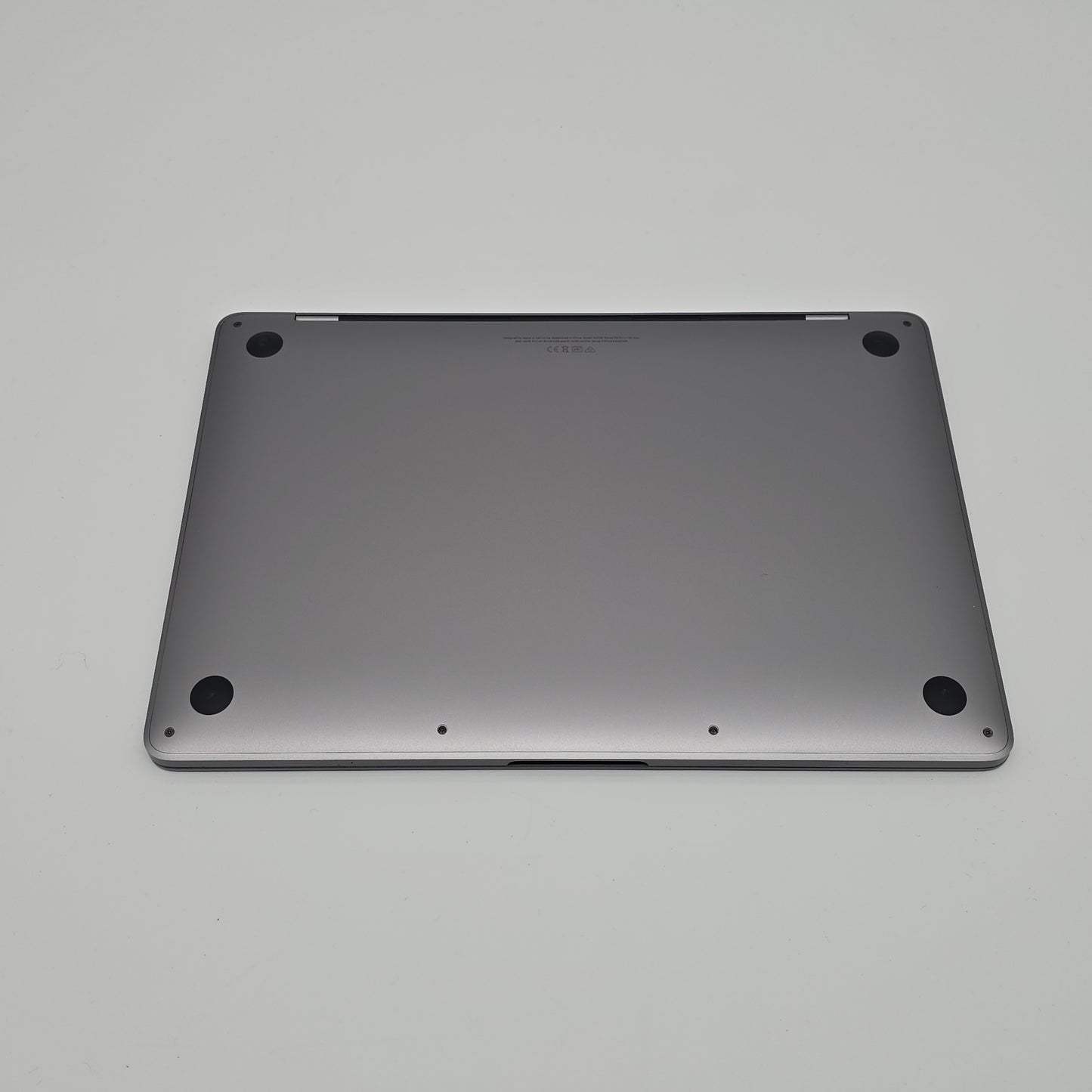 Macbook Pro M1 13" w/ TouchID, 256GB SSD, 8GB RAM