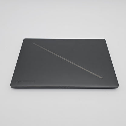 ASUS ROG Zephyrus G16 OLED, NVIDIA RTX 4090, Ultra 9 185H, 32GB RAM, 2TB NVMe, QHD+ 240Hz OLED