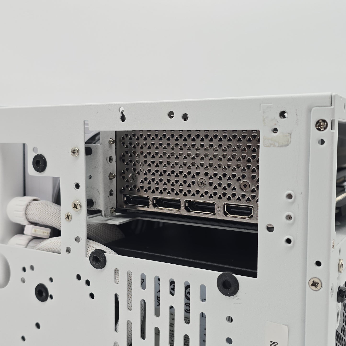 RTX 4080 Super, Ryzen 9 7950X3D, 64GB DDR5, 2TB NVMe SSD, Custom White Mini-ITX Gaming PC