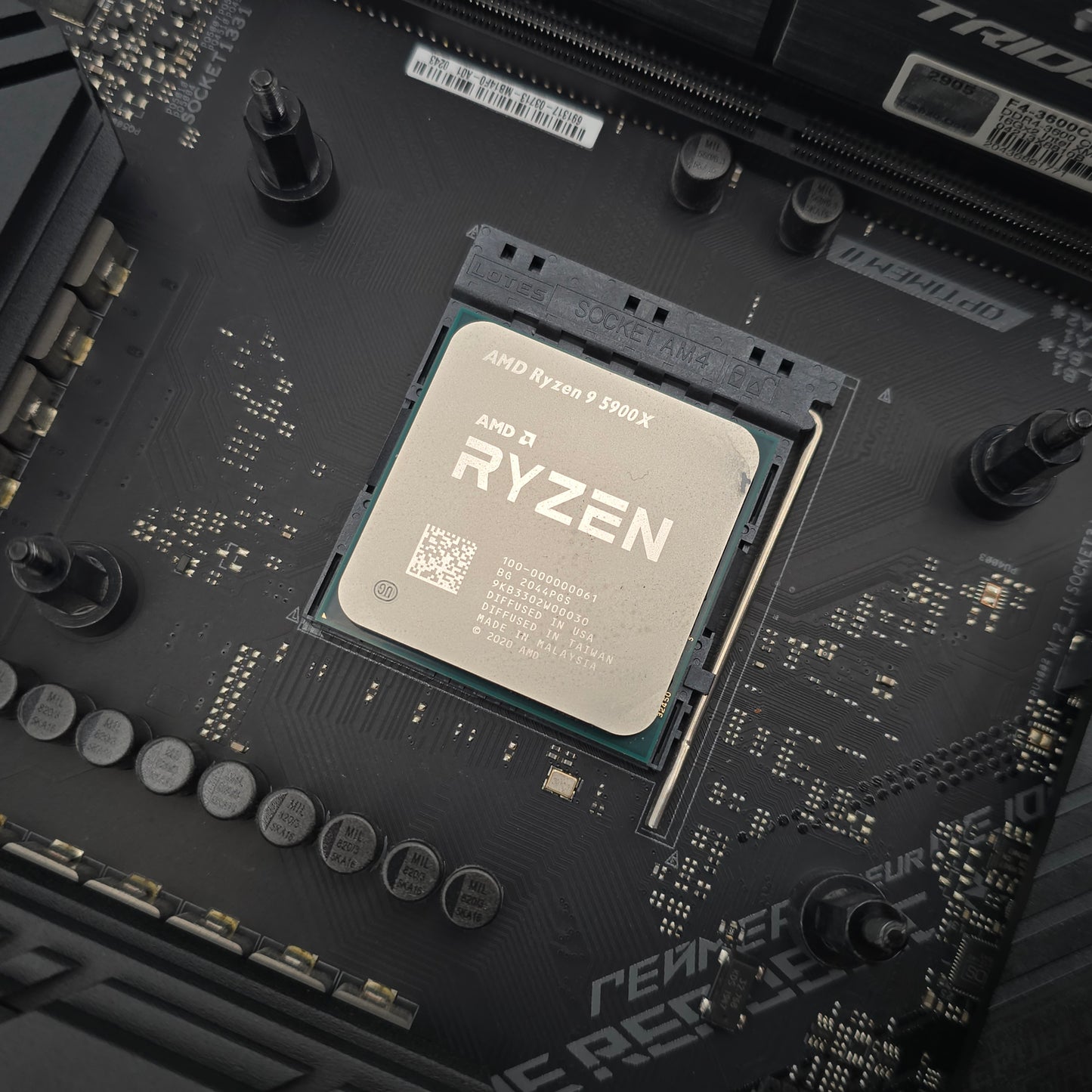 ASUS ROG STRIX B550-F Gaming WiFi, Ryzen 9 5900X, 32GB DDR4 G.Skill TridentZ RGB RAM, Gaming PC Combo