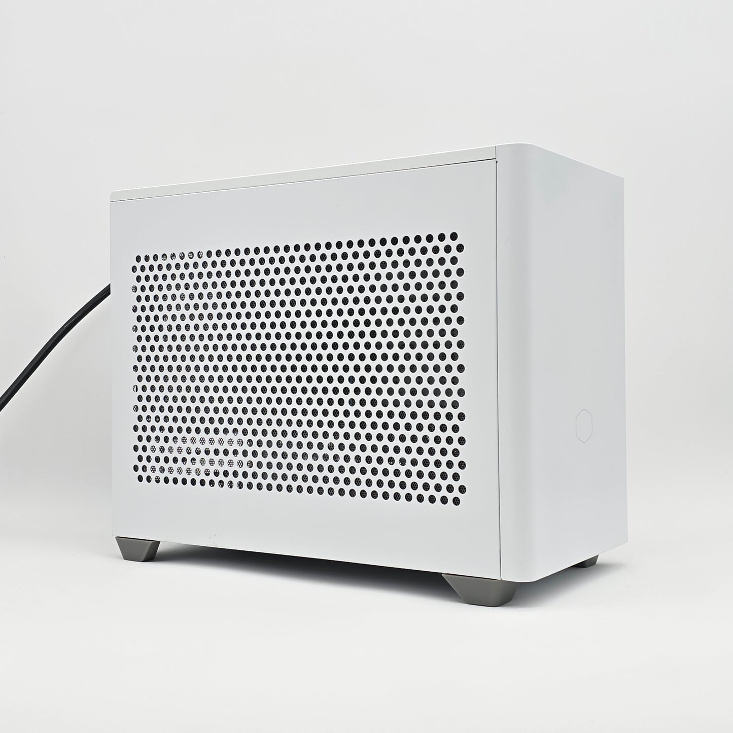 AMD Ryzen 9 7950X3D, 96GB DDR5, 2TB NVMe, Mini-ITX White Workstation Gaming PC