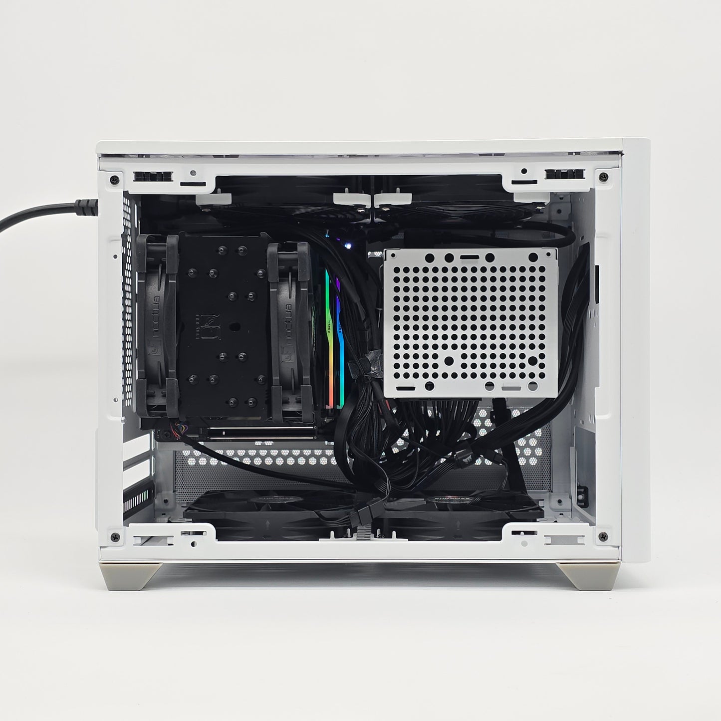 AMD Ryzen 9 7950X3D, 96GB DDR5, 2TB NVMe, Mini-ITX White Workstation Gaming PC