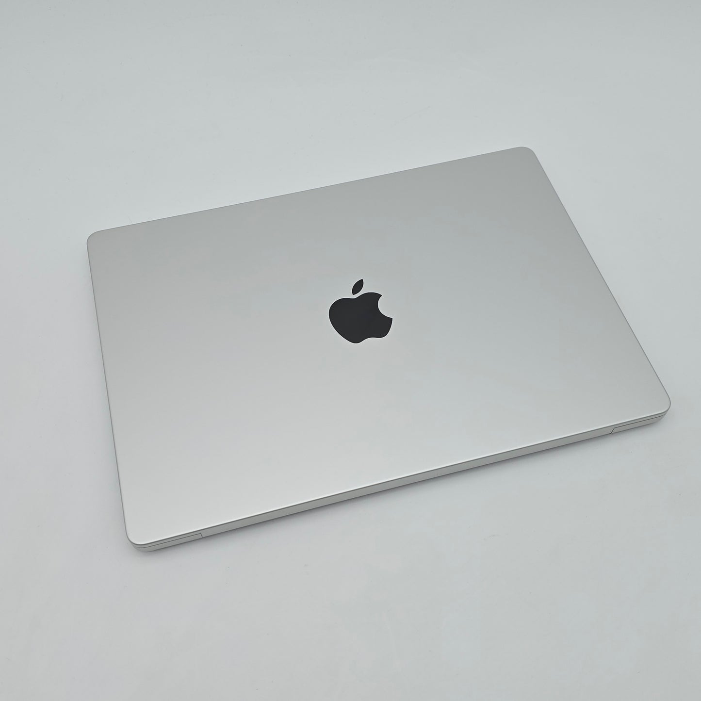 Apple Macbook Pro 14" 2024, M4 Chip, 16GB DDR5, 512GB NVMe, 14.2" Retina Display, Apple Workstation Laptop