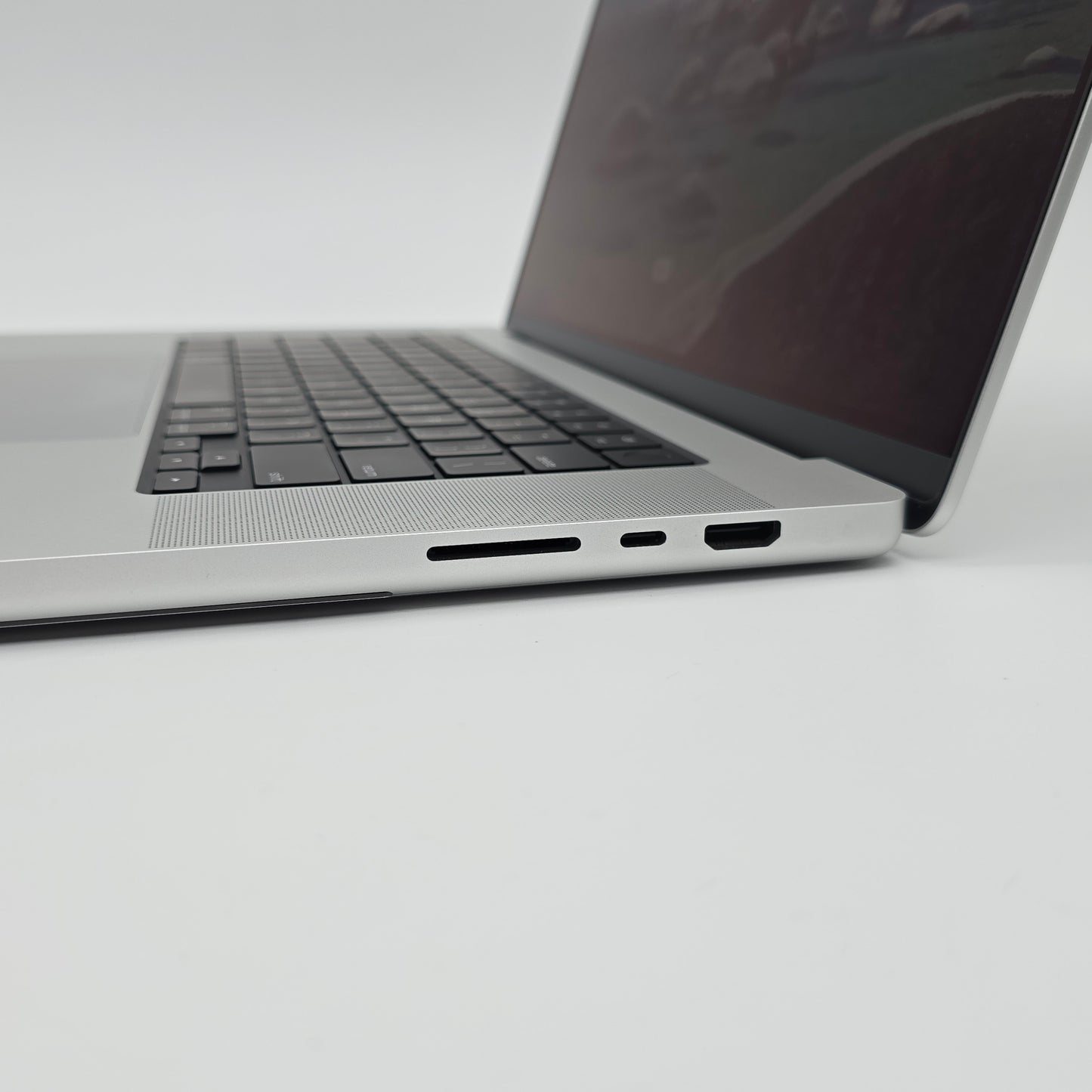 Apple Macbook Pro 16 M4 Max CPU, 48GB DDR5, 1TB NVMe, 16" Retina Display Laptop