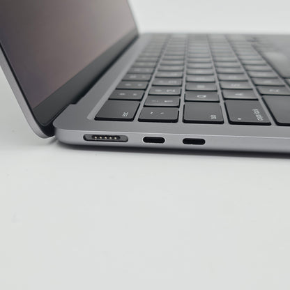 Apple MacBook Air 13" (2022), Apple M2 CPU, 16GB RAM, 500GB Storage
