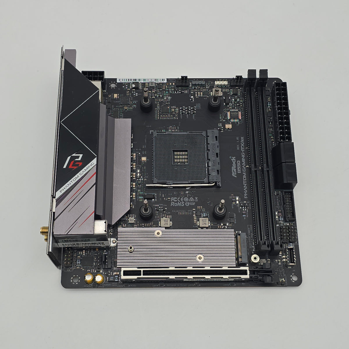 ASRock B550 Phantom Gaming ITX/ax, AMD AM4 Socket Mini-ITX Gaming Motherboard