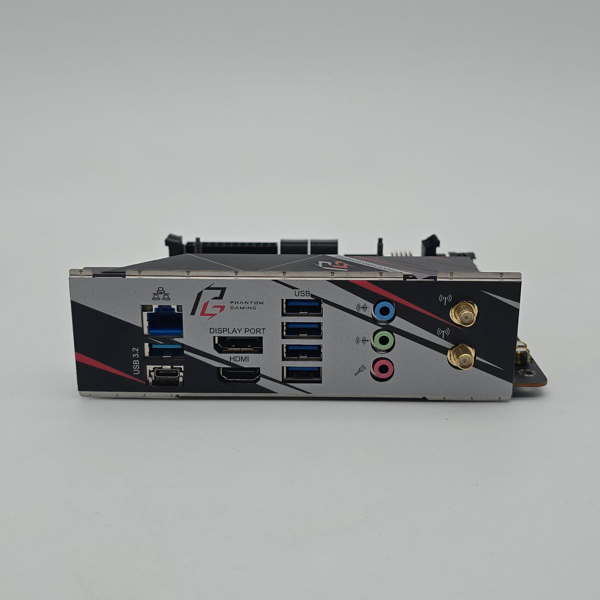 ASRock B550 Phantom Gaming ITX/ax, AMD AM4 Socket Mini-ITX Gaming Motherboard