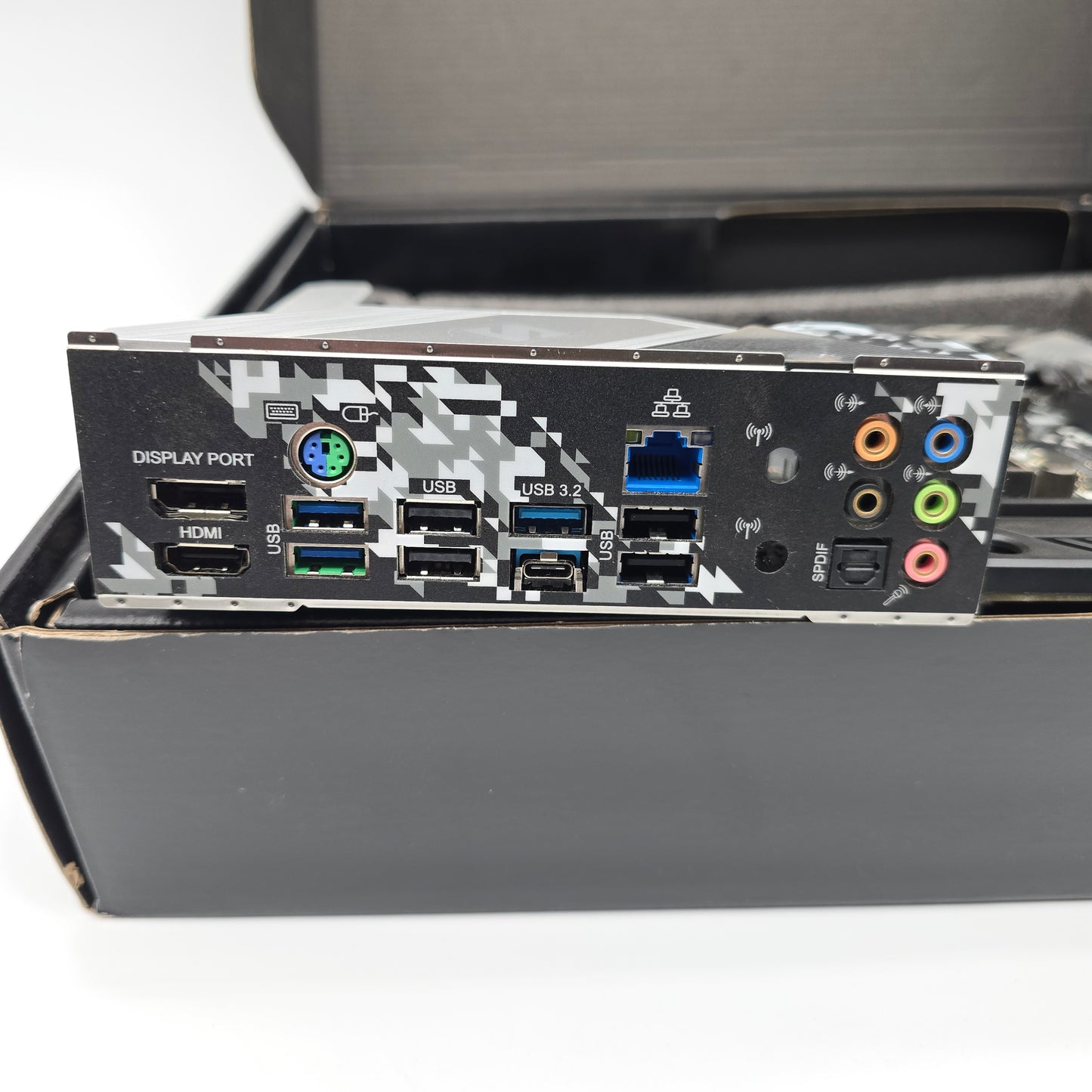 ASRock B550 Steel Legend, Socket AM4, ATX Desktop Gaming Motherboard
