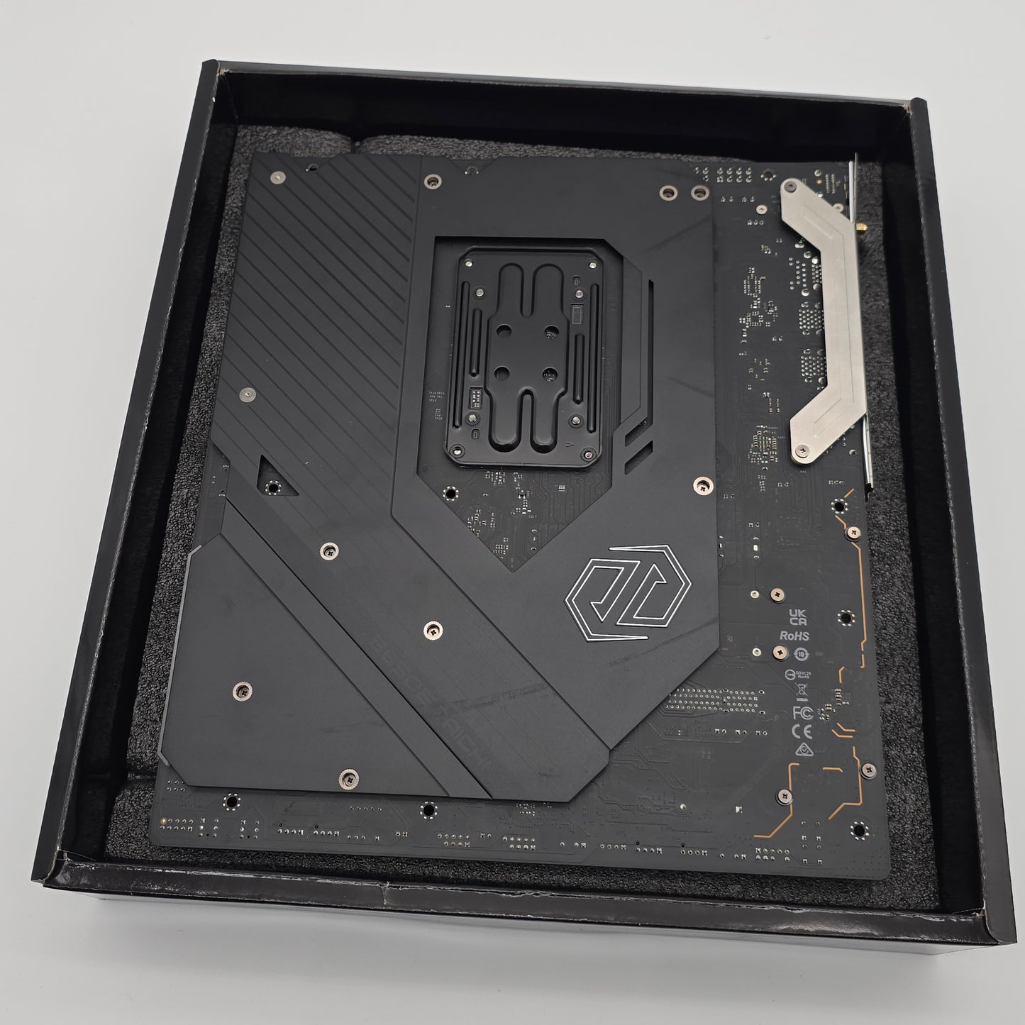 ASRock B650E Taichi WiFi, Socket AM5 AMD Gaming Motherboard