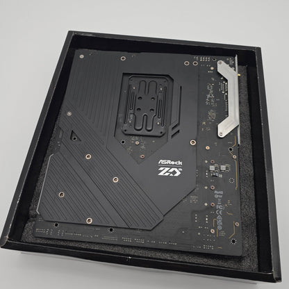 ASRock X670E Taichi Carrara, Socket AM5 EATX AMD Gaming Motherboard