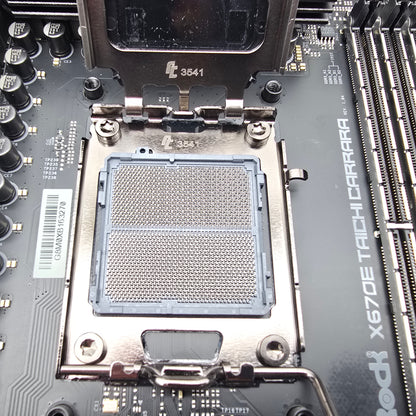 ASRock X670E Taichi Carrara, Socket AM5 EATX AMD Gaming Motherboard