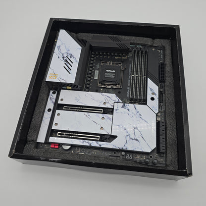 ASRock X670E Taichi Carrara, Socket AM5 EATX AMD Gaming Motherboard