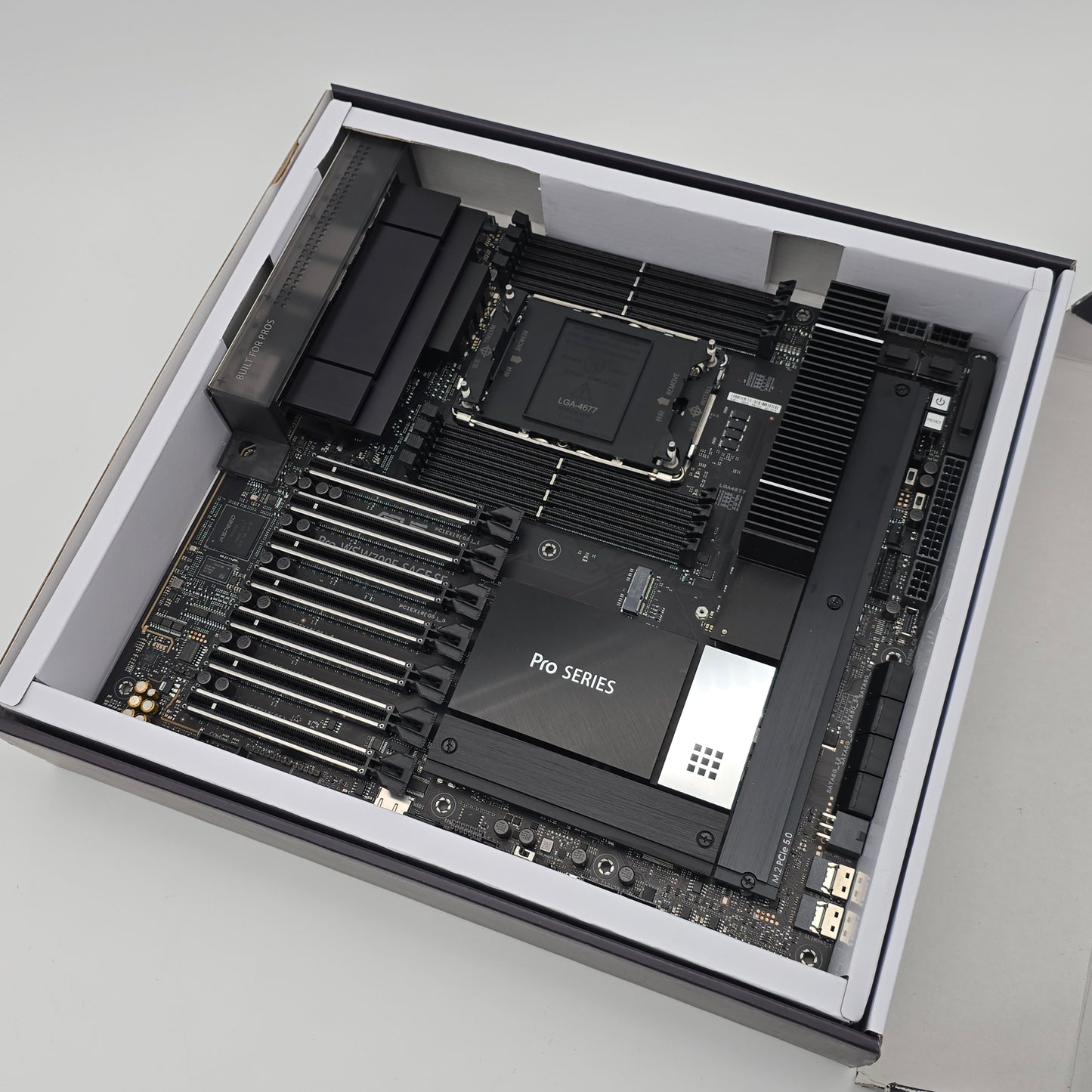 ASUS Pro WS W790E-SAGE SE, Intel Socket LGA4677, Workstation Motherboard