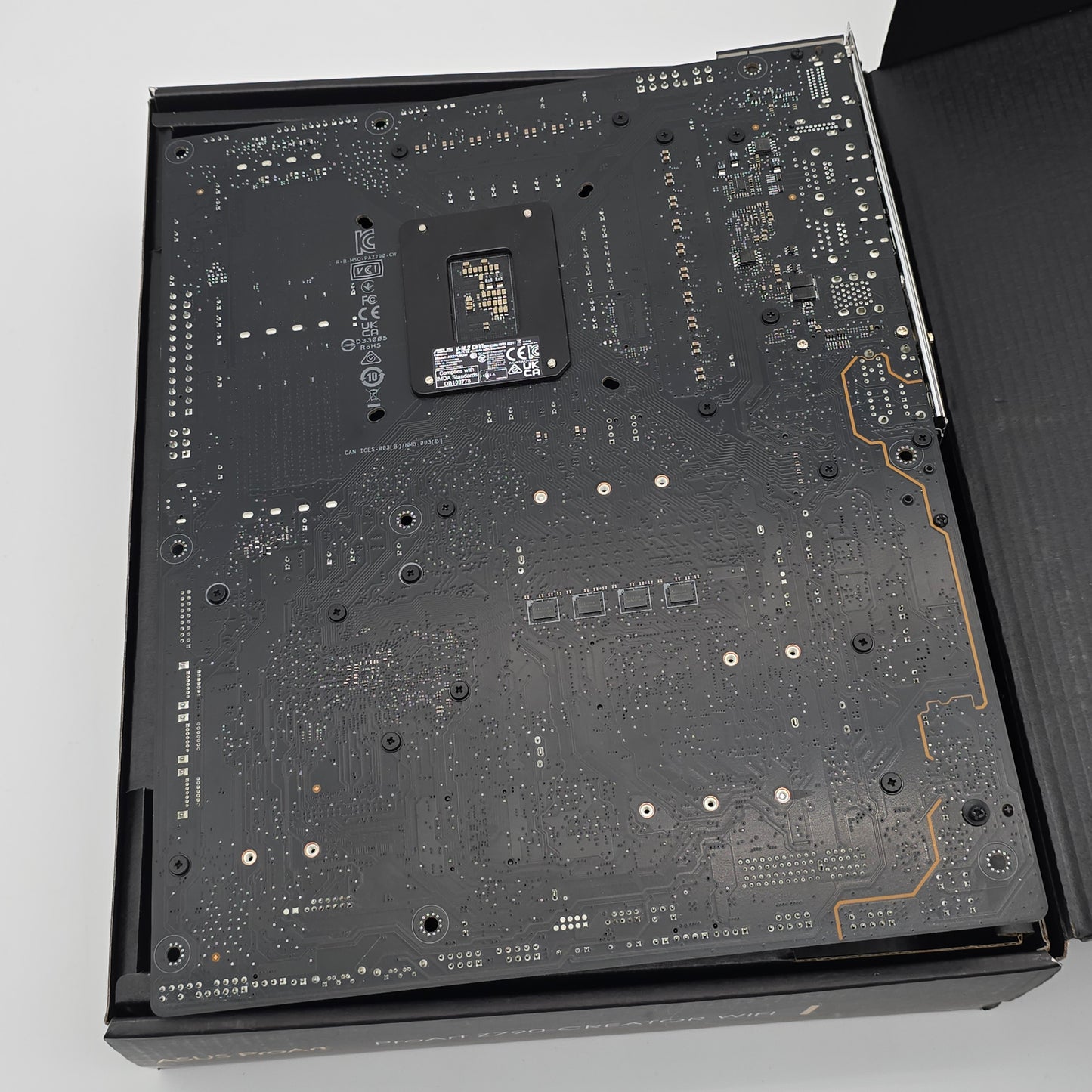 ASUS ProArt Z790-Creator WiFi, Socket LGA 1700, ATX Desktop Gaming Motherboard