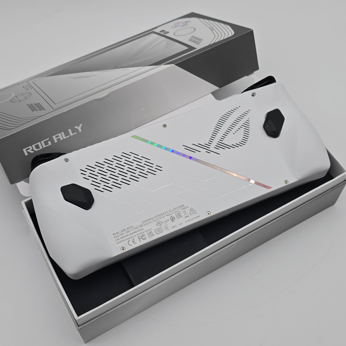 ASSU ROG Ally Z1 Extreme 1TB, Handheld Windows Gaming PC